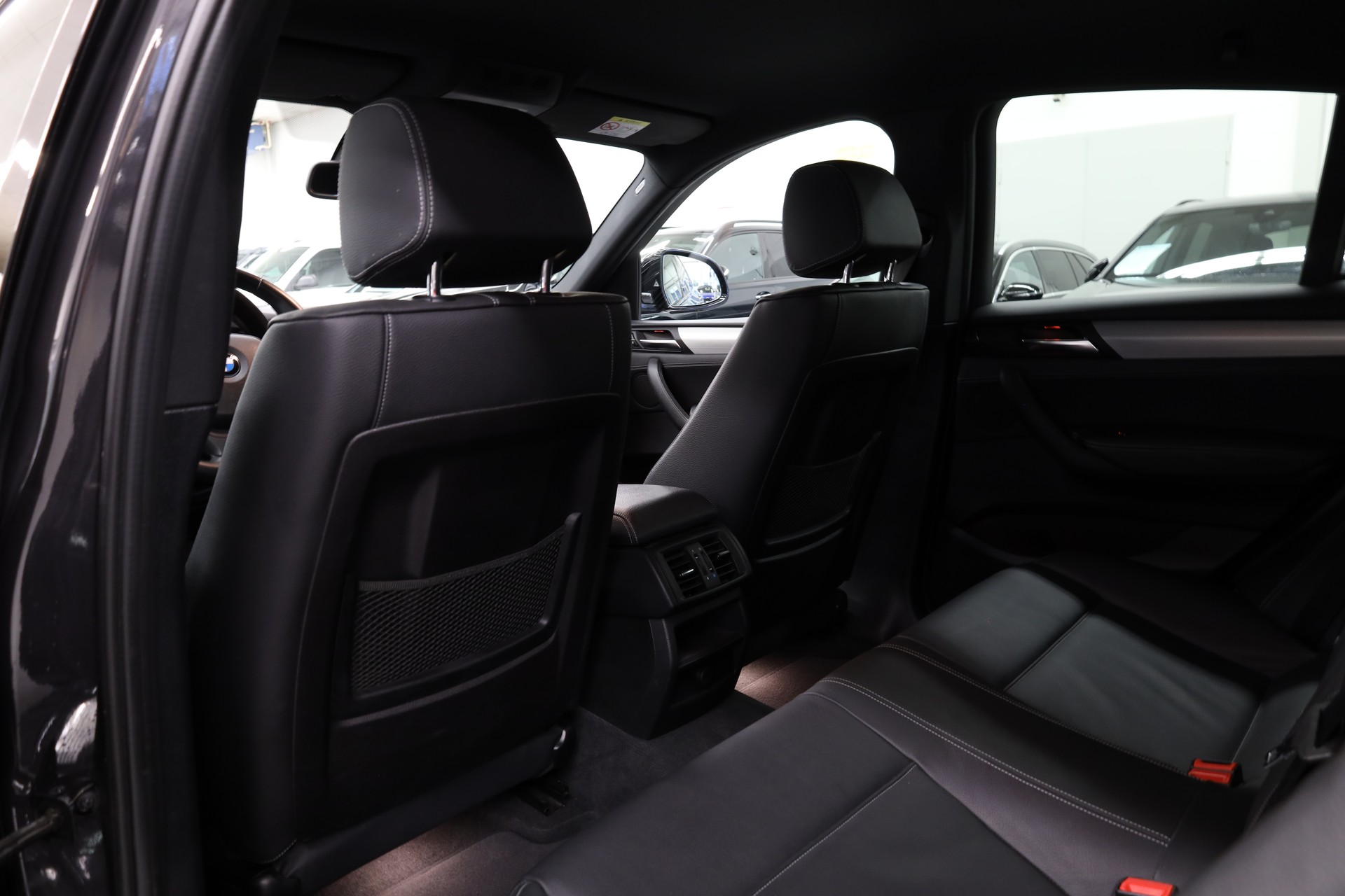 BMW X4 20d xDrive-image-22