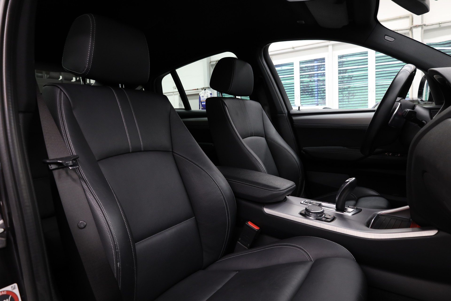 BMW X4 20d xDrive-image-14