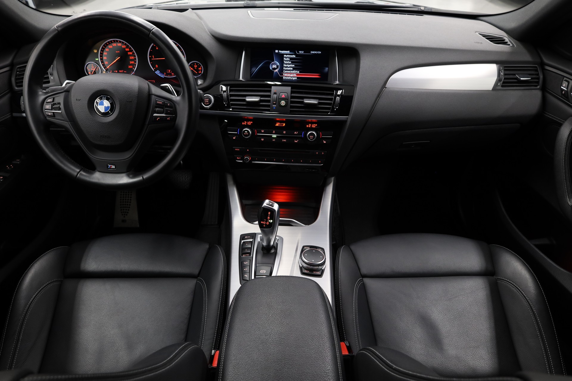 BMW X4 20d xDrive-image-11