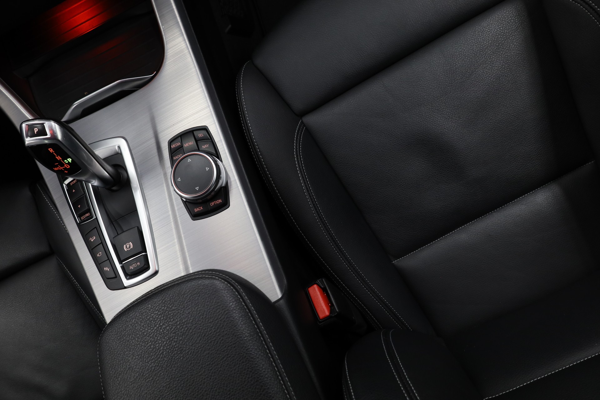BMW X4 20d xDrive-image-18