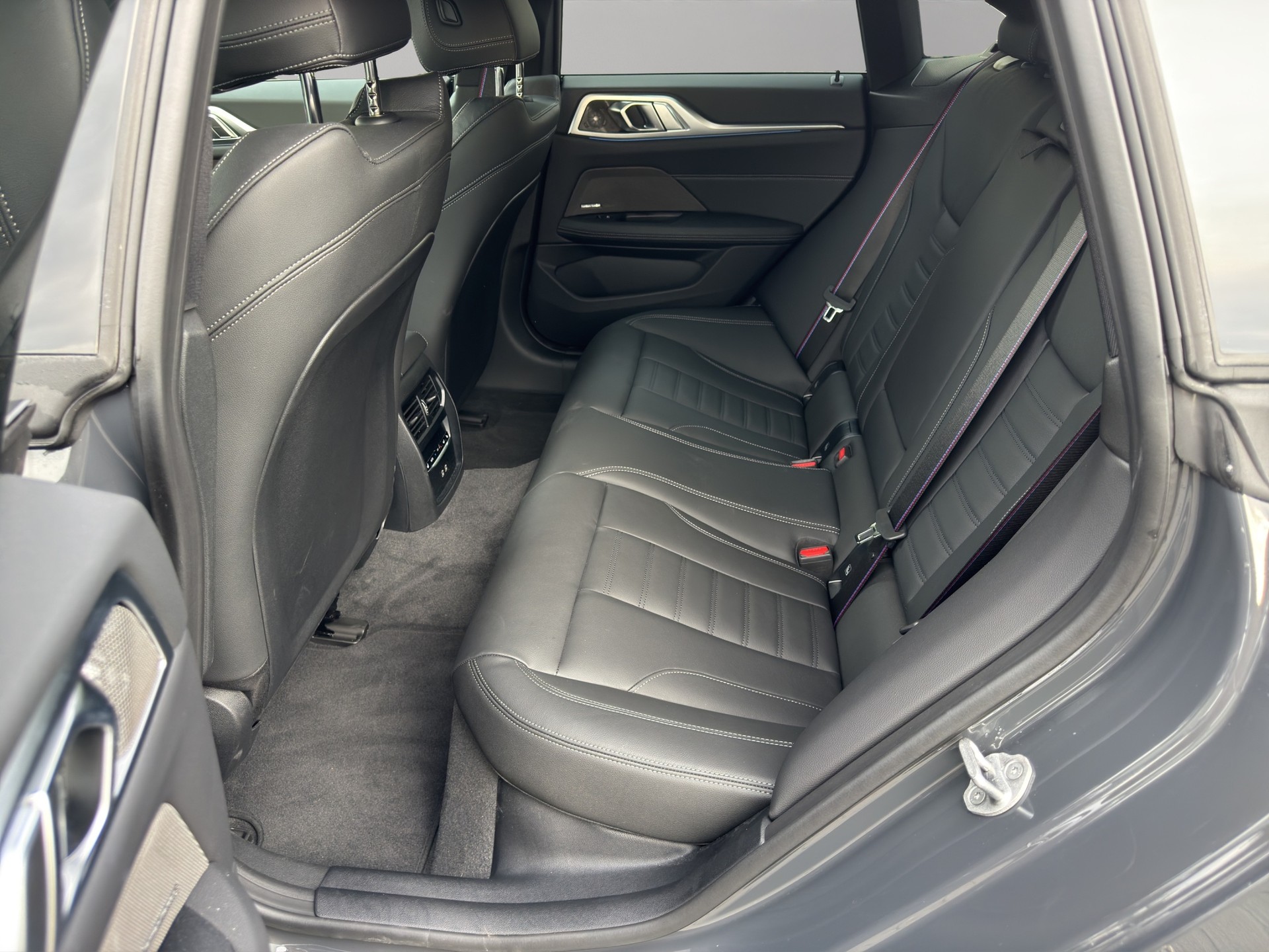 BMW i4 M50 M Sport Pro-image-16