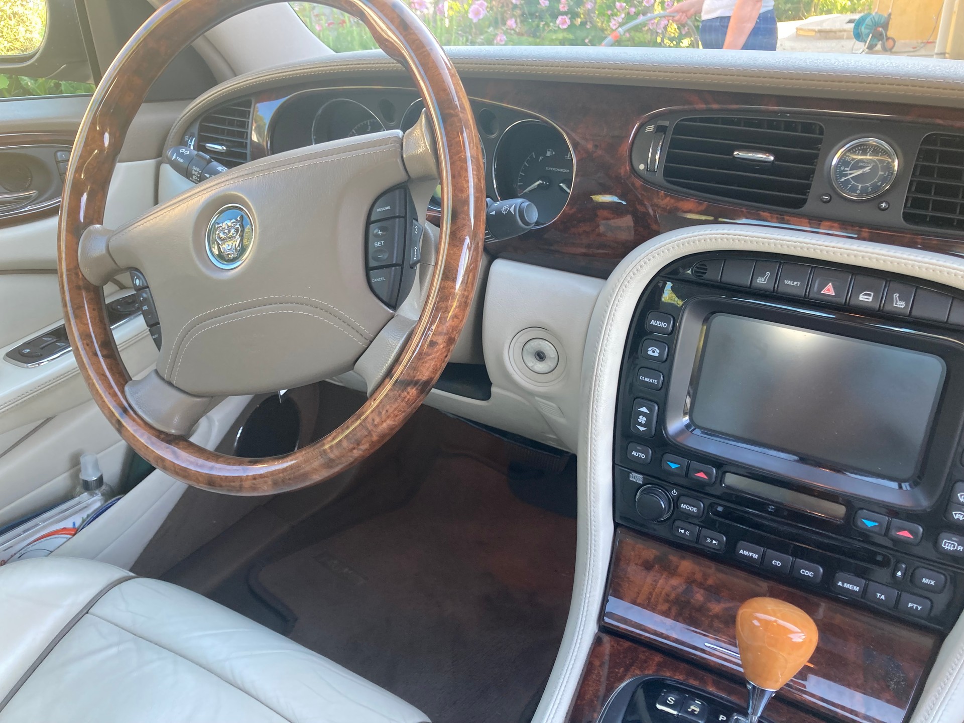 JAGUAR XJ Super V8 4.2 V8 S/C-image-0