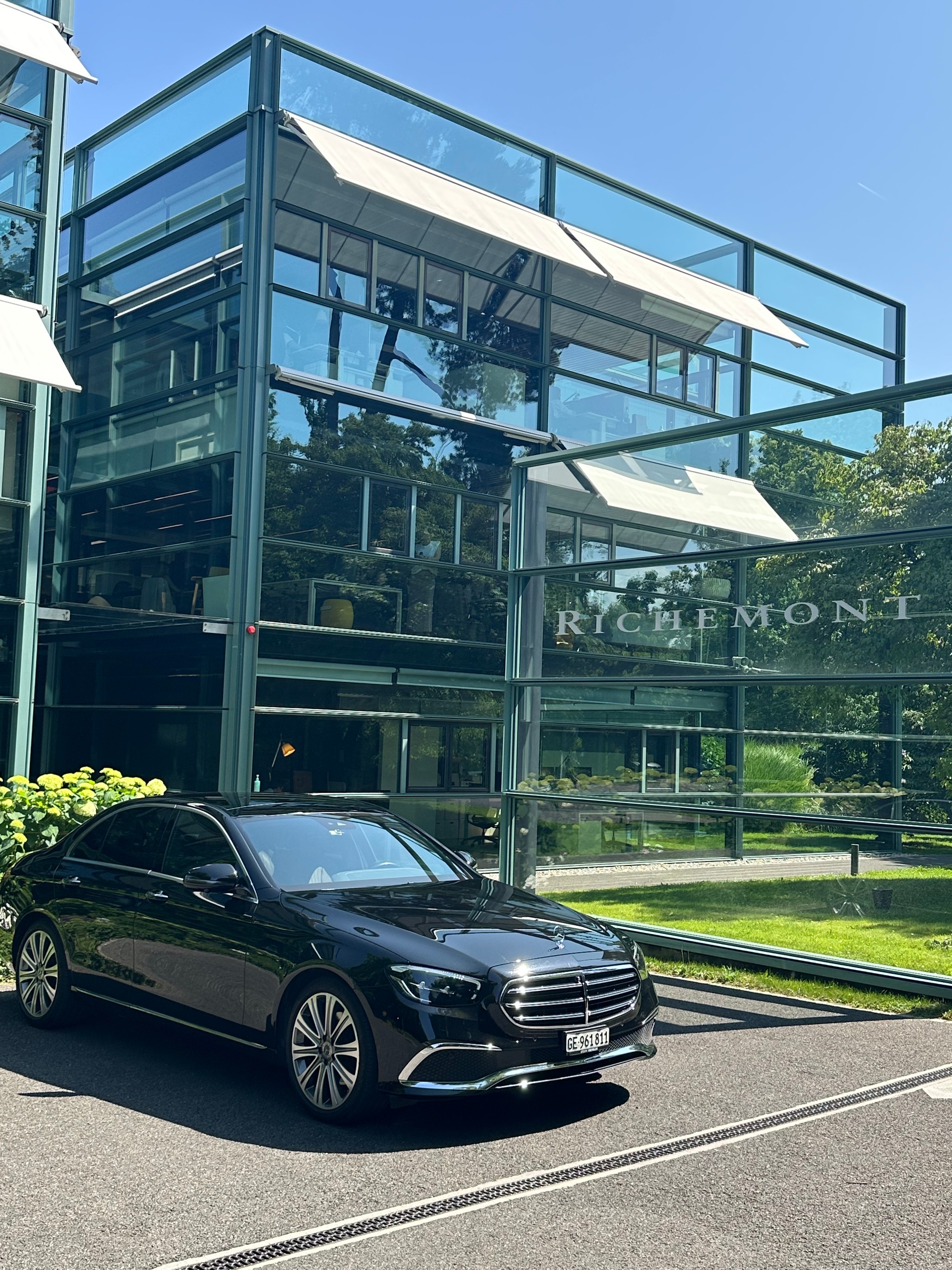 MERCEDES-BENZ E 220 d 4Matic Exclusive 9G-Tronic-image-5