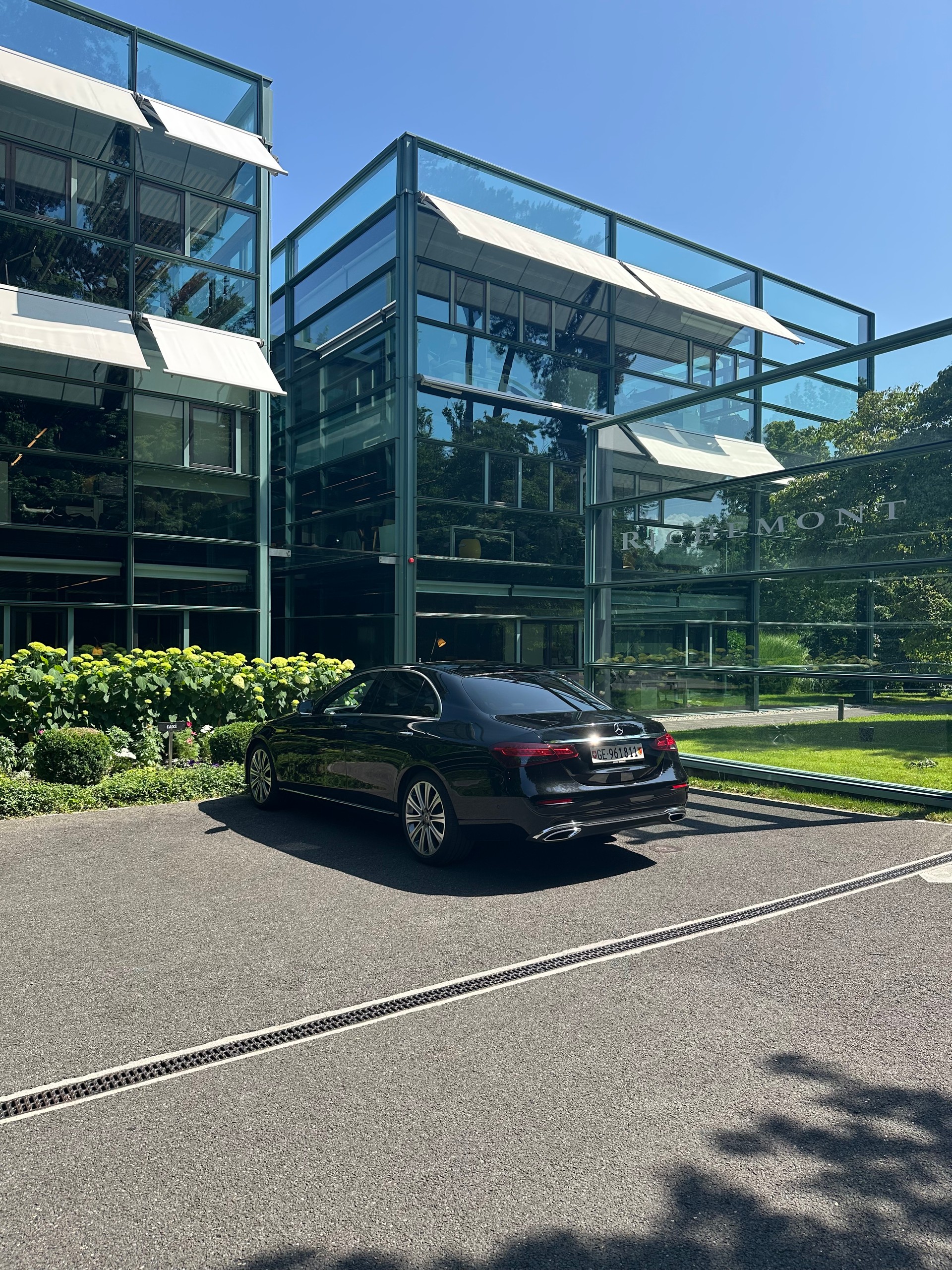 MERCEDES-BENZ E 220 d 4Matic Exclusive 9G-Tronic-image-6