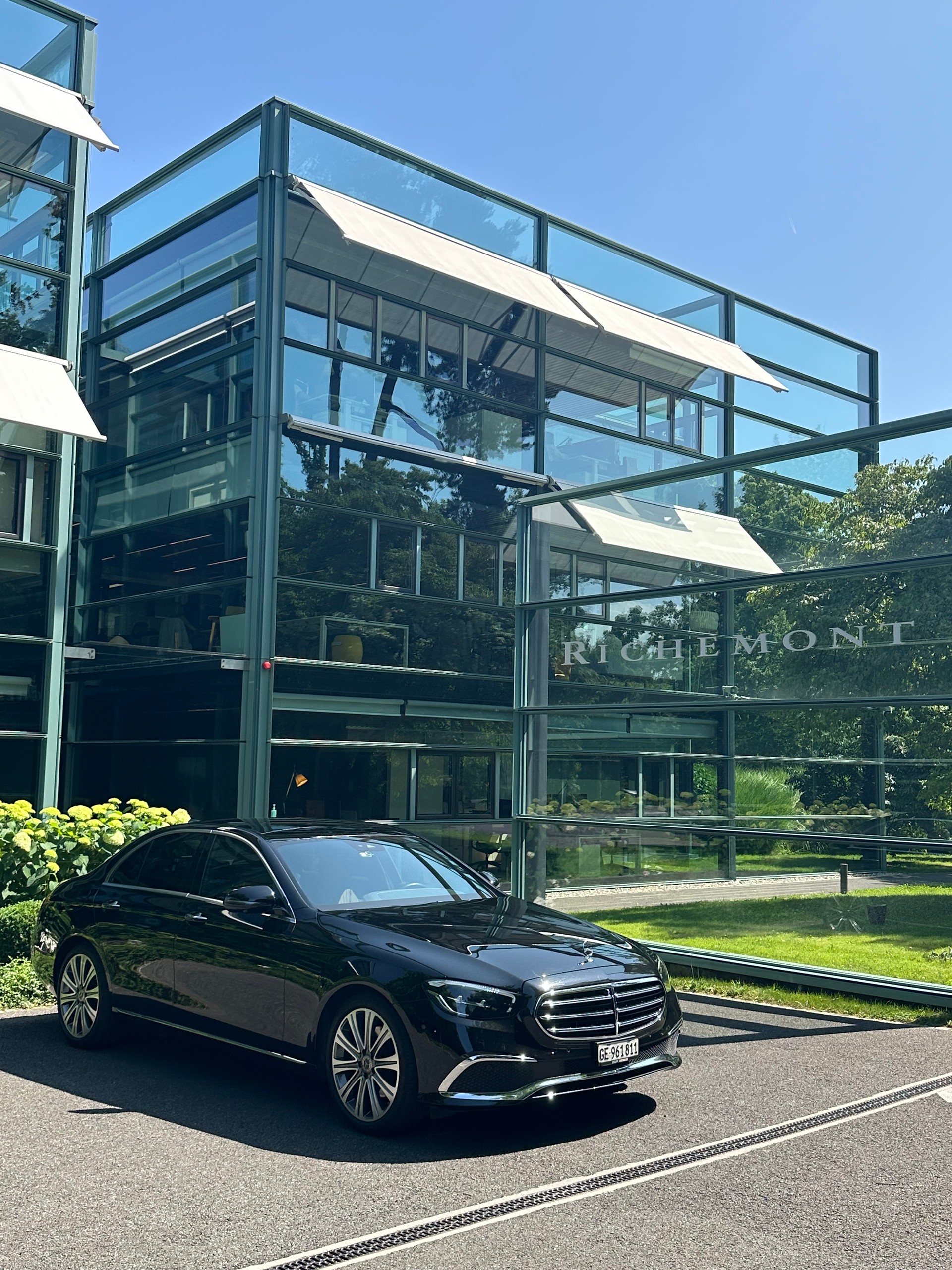 MERCEDES-BENZ E 220 d 4Matic Exclusive 9G-Tronic-image-8