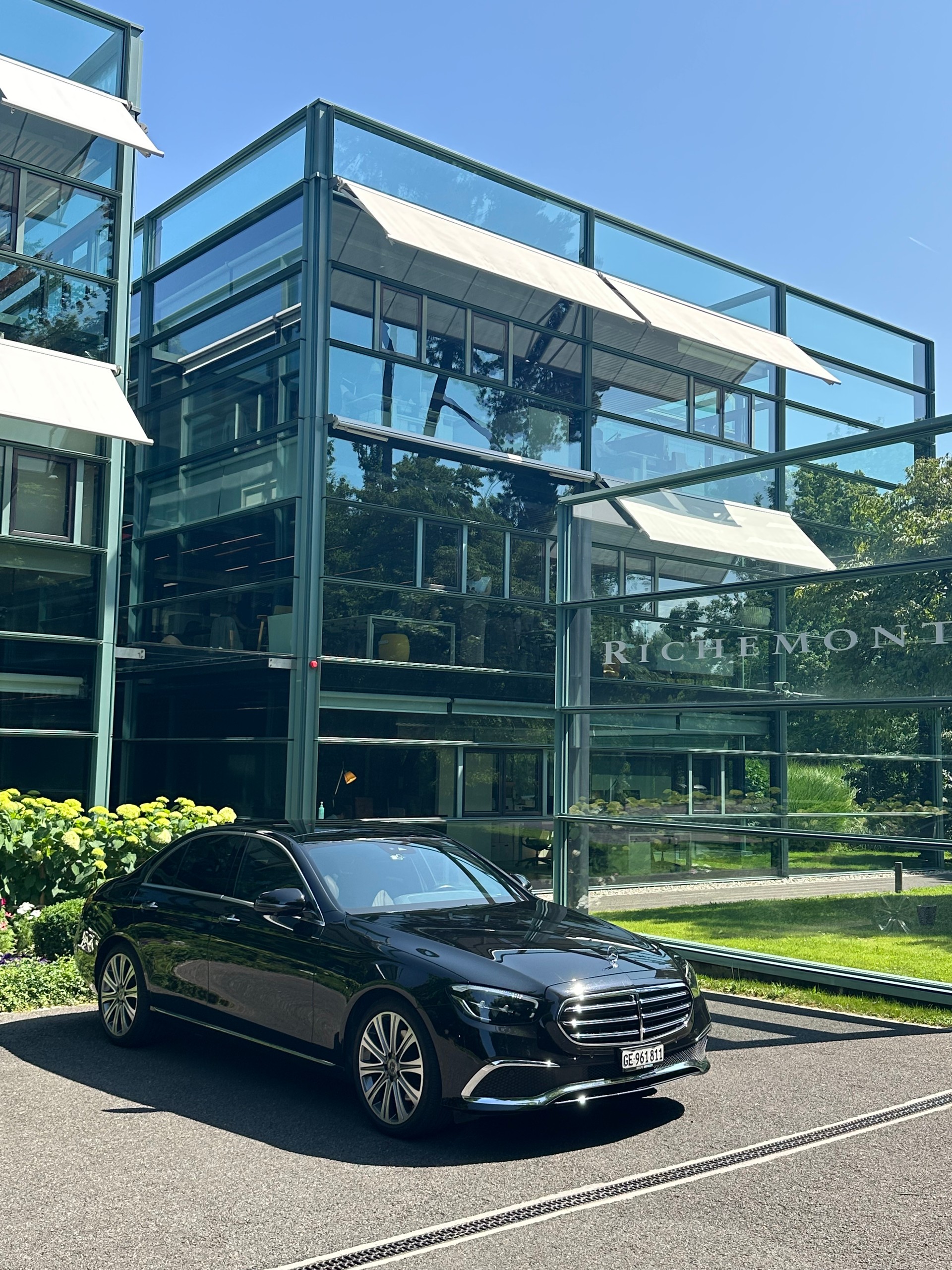 MERCEDES-BENZ E 220 d 4Matic Exclusive 9G-Tronic-image-7