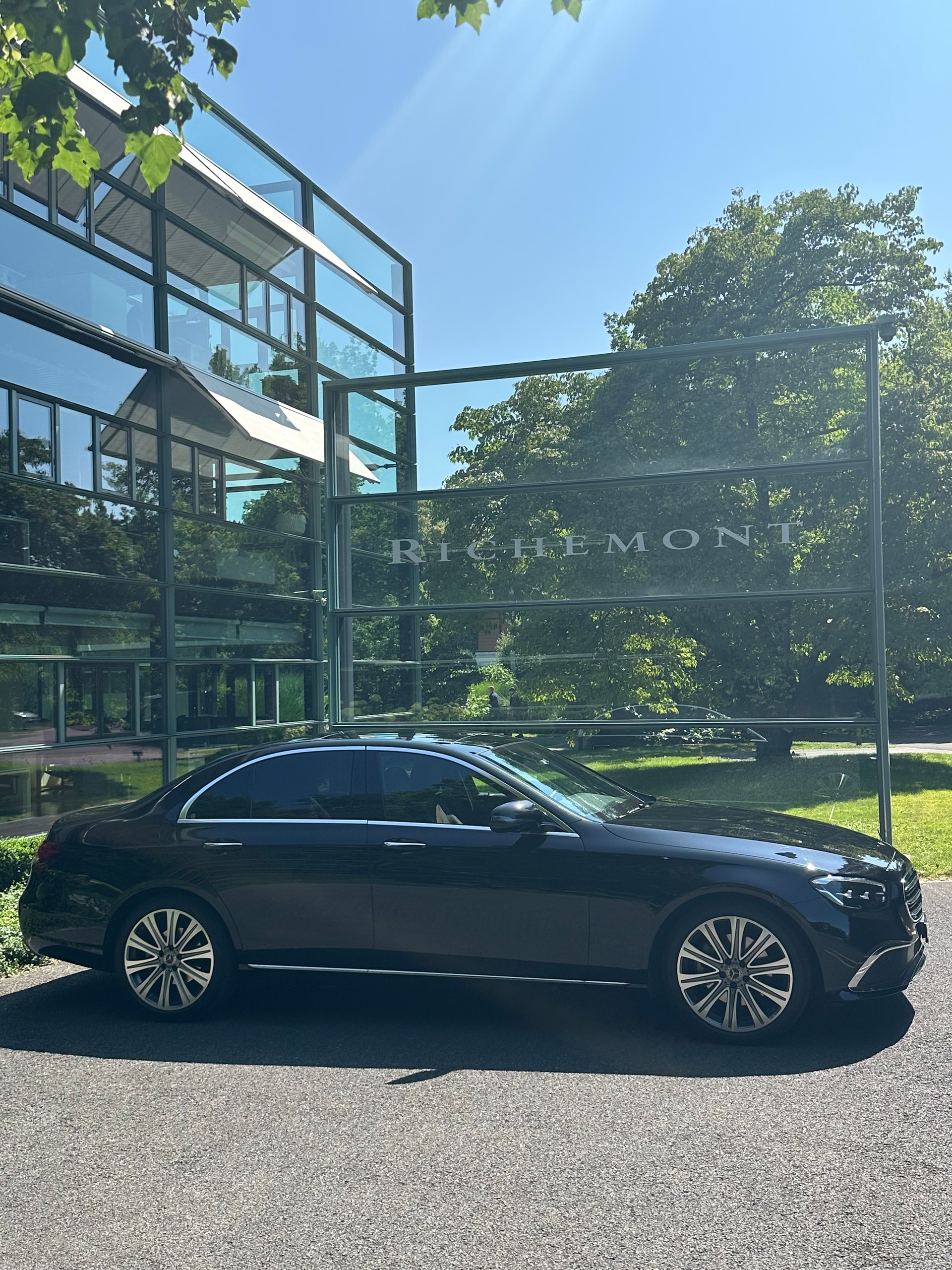 MERCEDES-BENZ E 220 d 4Matic Exclusive 9G-Tronic-image-4