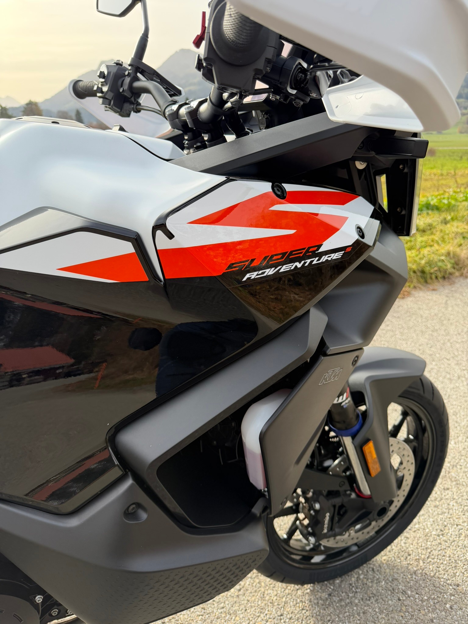 KTM 2026 KTM 1390 Super Adventure S EVO-showroom-element-3