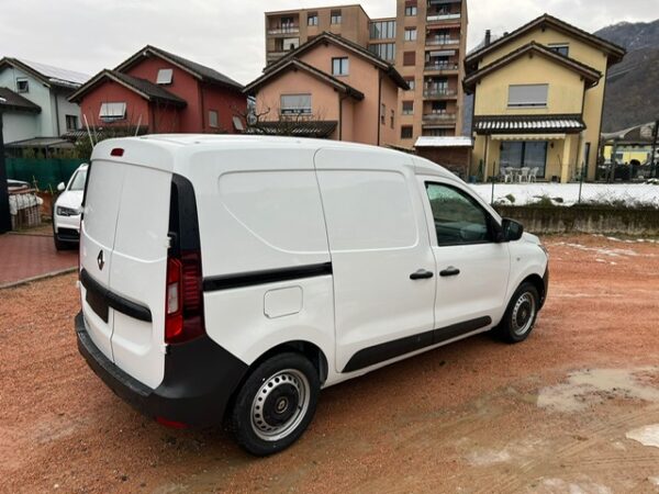 RENAULT VAN-image-2
