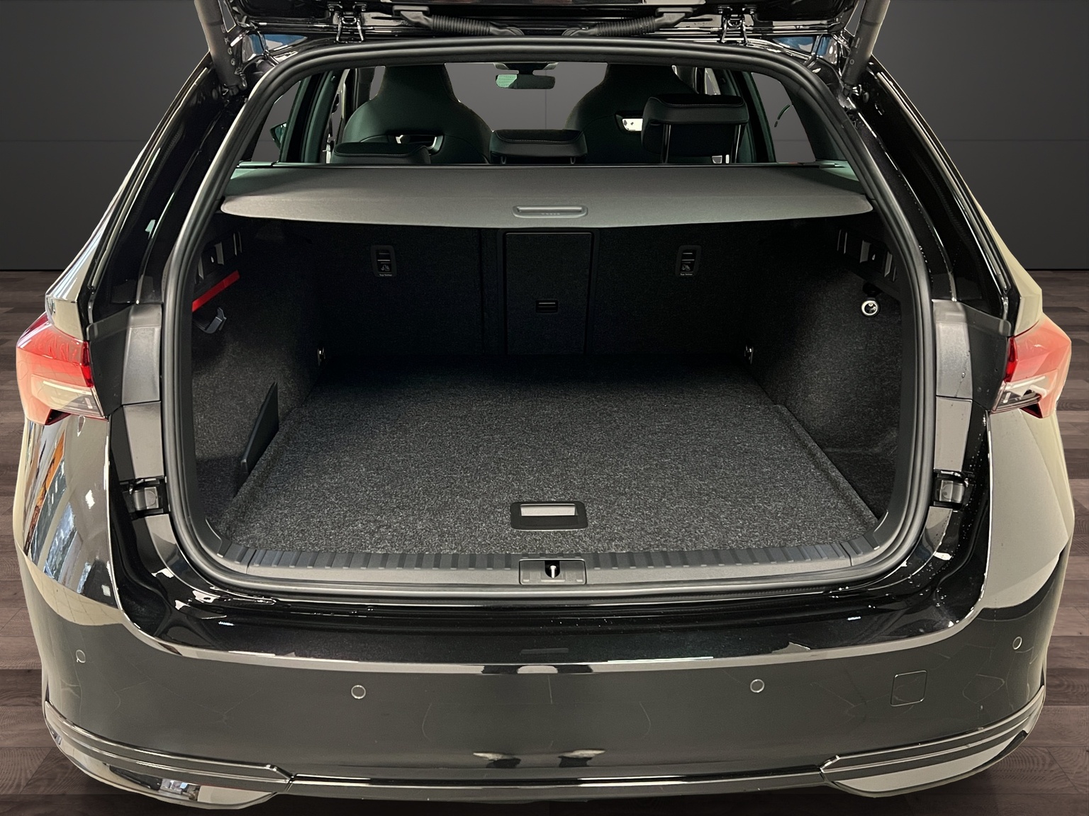 SKODA Octavia Combi 1.5 TSI mHEV DSG Sport Line-image-12