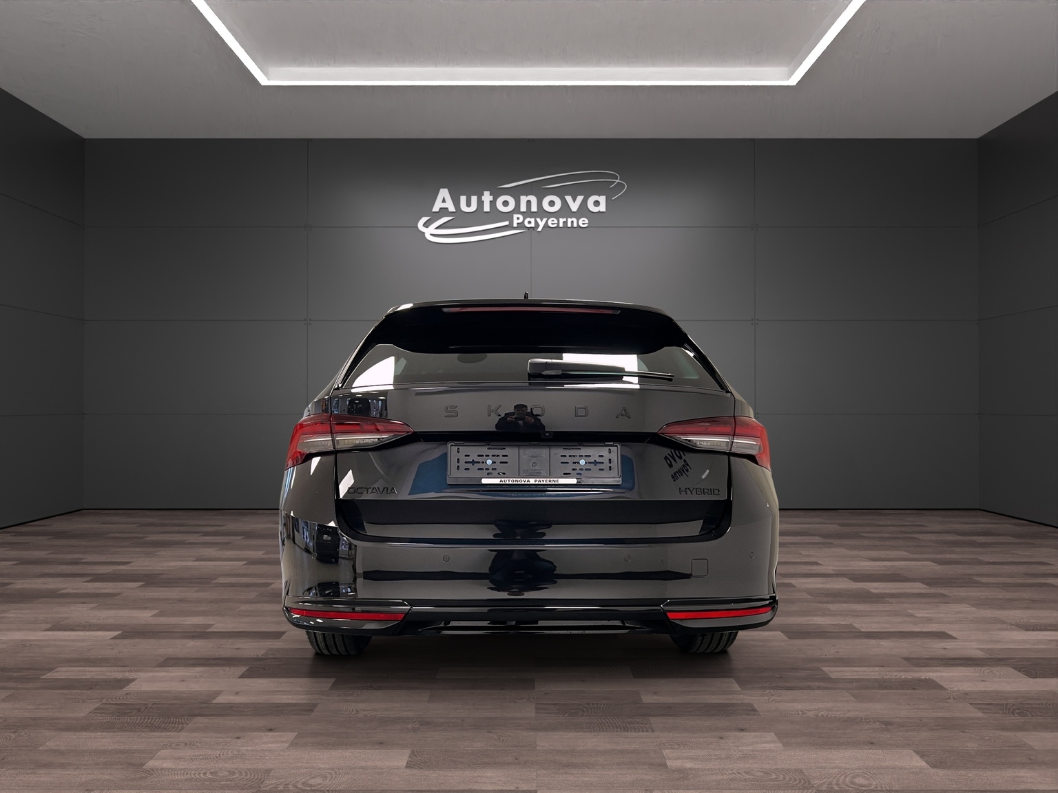 SKODA Octavia Combi 1.5 TSI mHEV DSG Sport Line-image-4