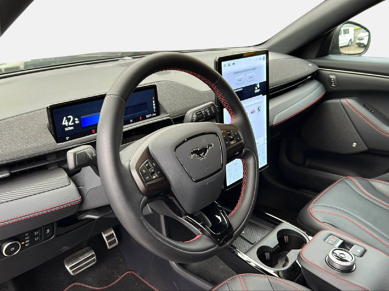 FORD Mustang Mach-E Premium AWD-image-10
