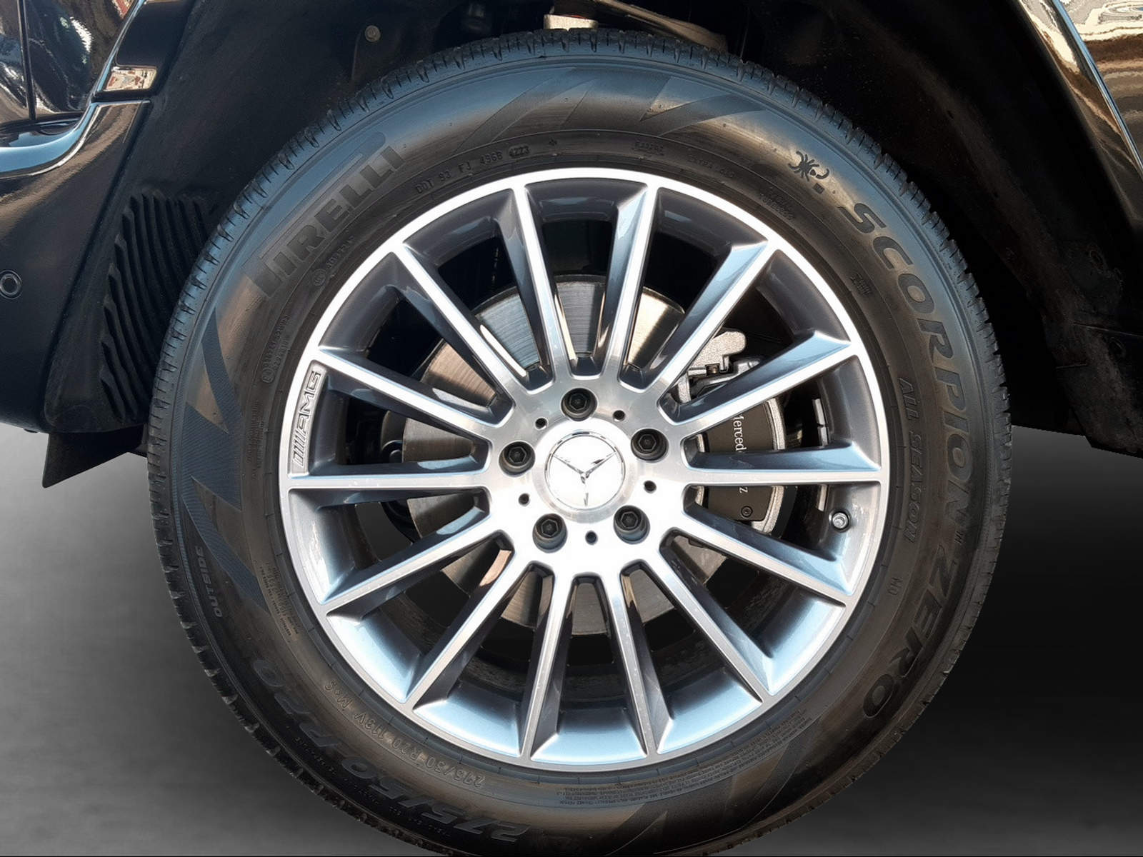 MERCEDES-BENZ G 400 d AMG-Line-image-7