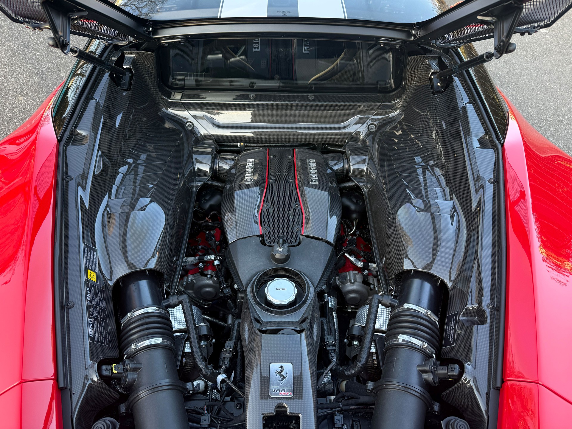 FERRARI 488 Pista 3.9 V8-image-13