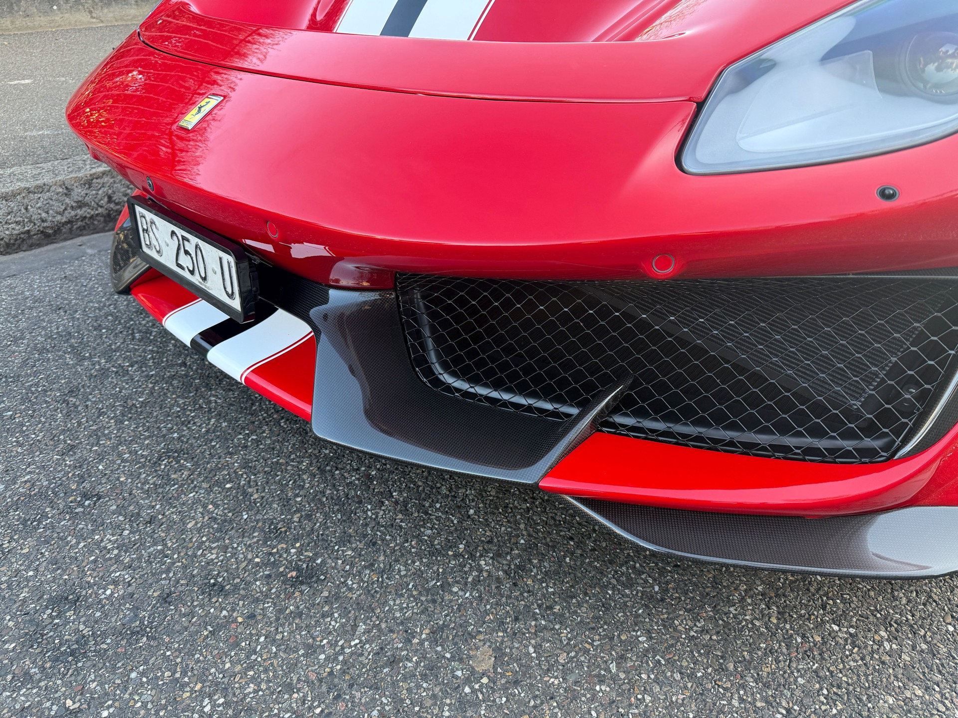 FERRARI 488 Pista 3.9 V8-image-17