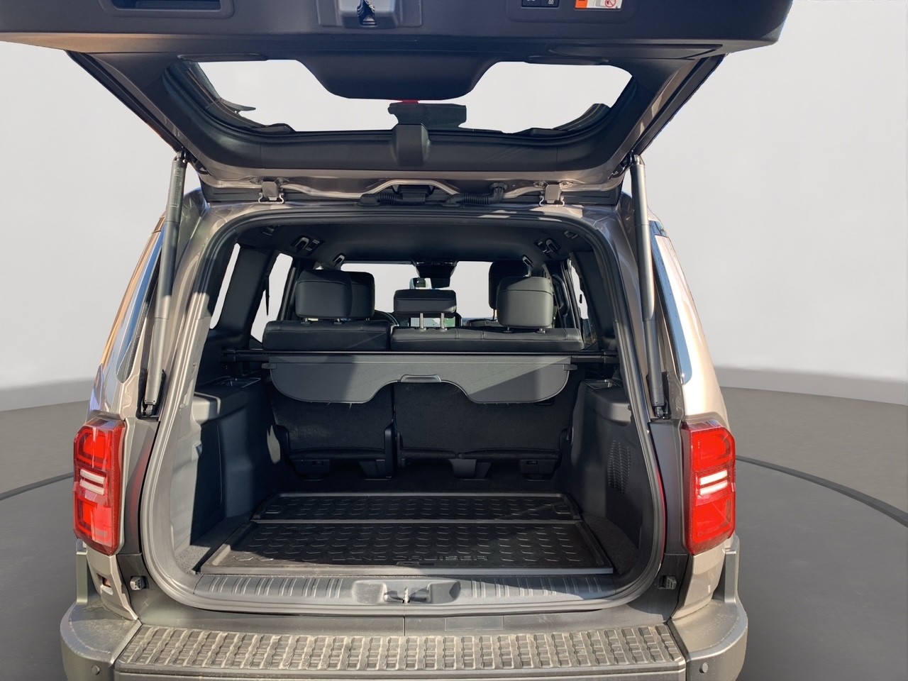 TOYOTA Land Cruiser 2.8TD Invincible-image-5