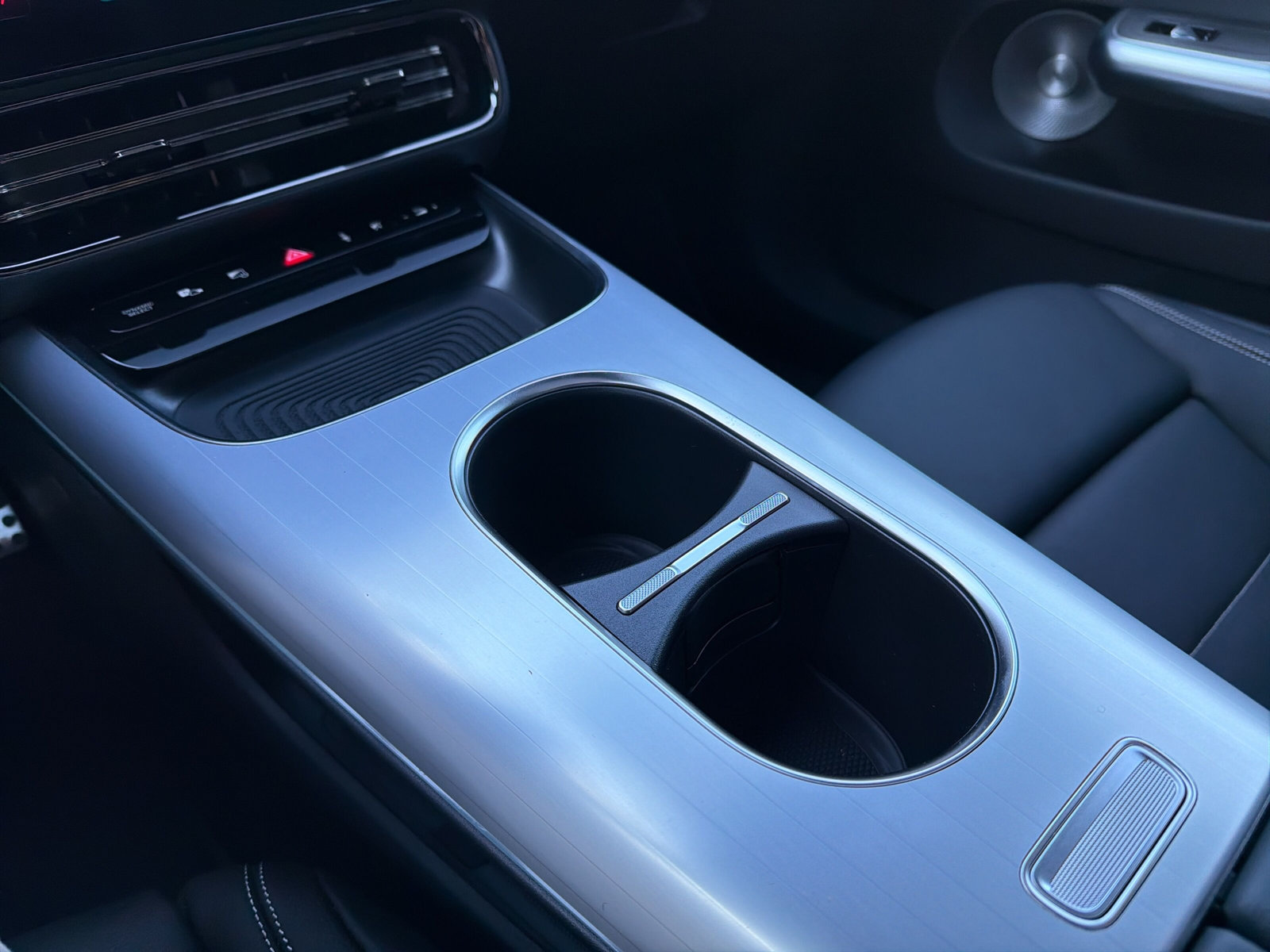 MERCEDES-BENZ CLA 220 8G-DCT 4Matic-image-24