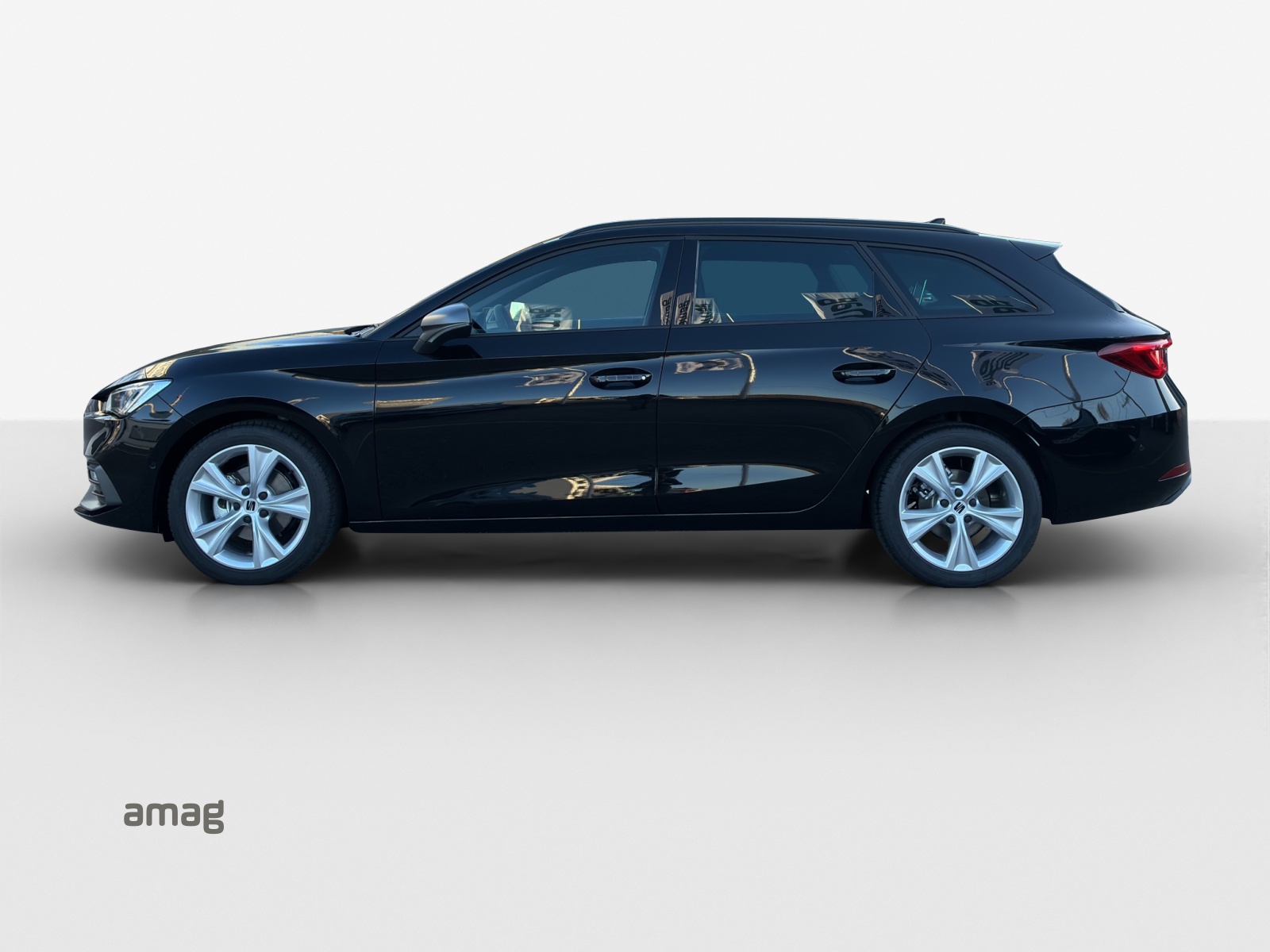 SEAT Leon ST 1.5 eTSI mHEV DSG Move FR-image-1