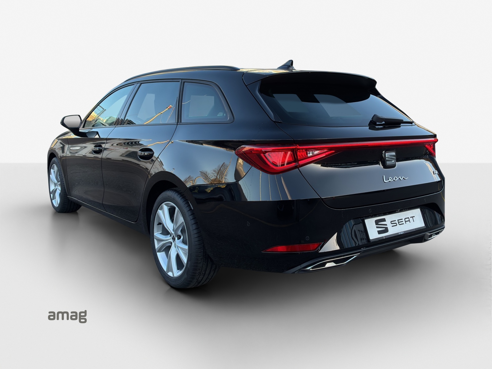 SEAT Leon ST 1.5 eTSI mHEV DSG Move FR-image-2