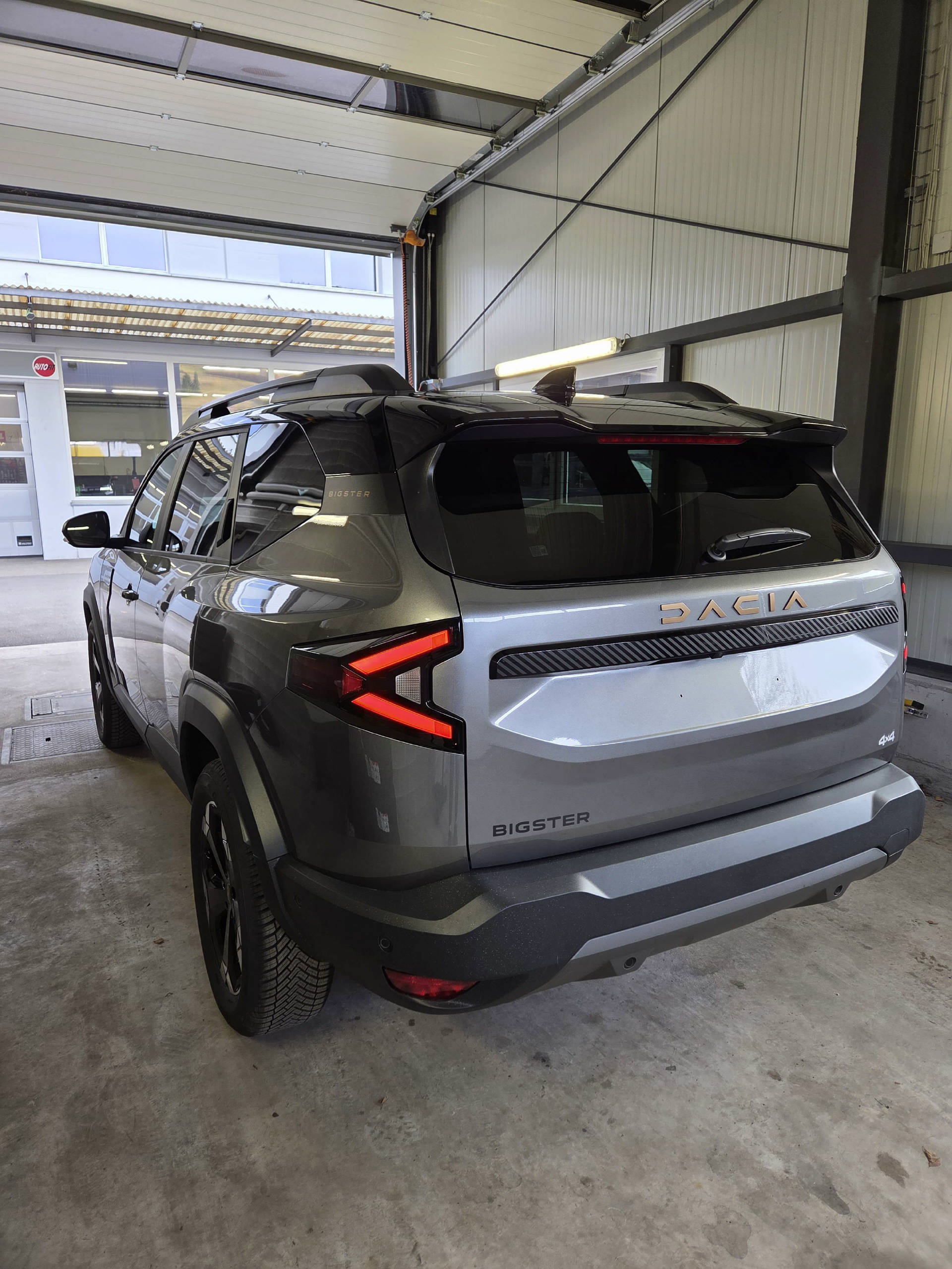 DACIA Bigster 1.2 TCe Extreme 4WD-image-2