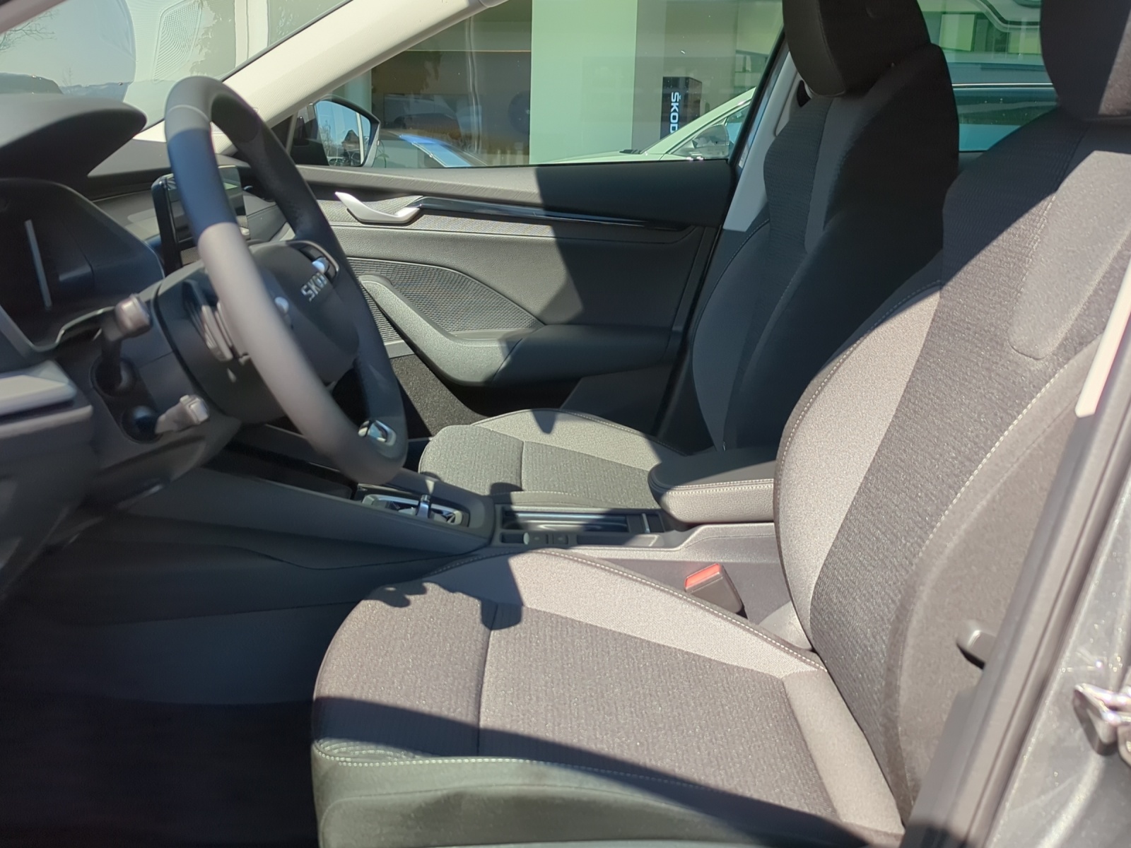 SKODA Octavia Combi 2.0 TSI DSG Selection 4x4-image-5