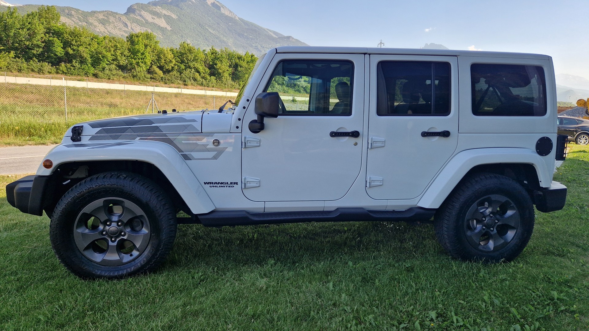 JEEP Wrangler 2.8CRD Unlimited 75th Anniversary Automat-image-3