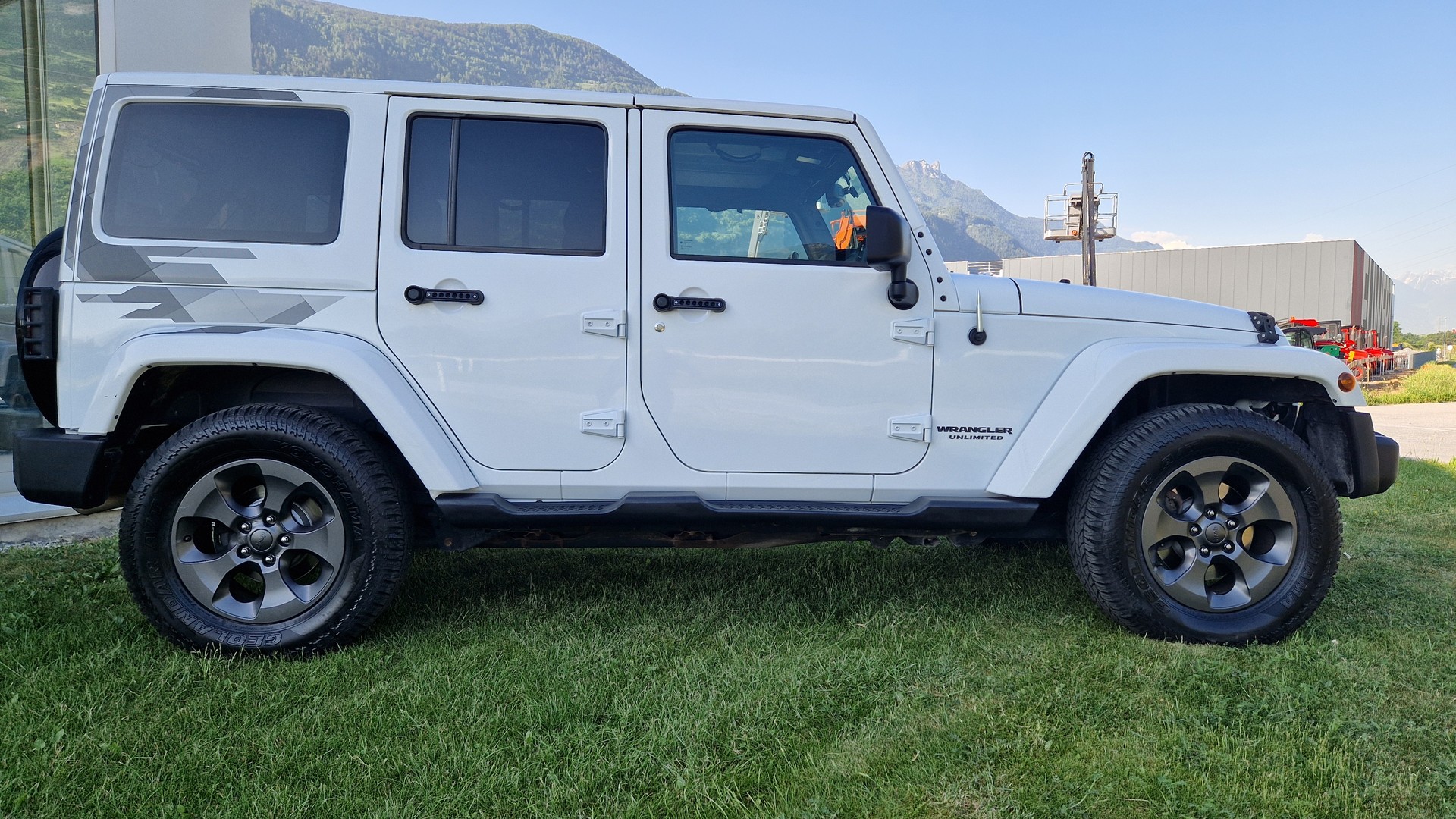 JEEP Wrangler 2.8CRD Unlimited 75th Anniversary Automat-image-6