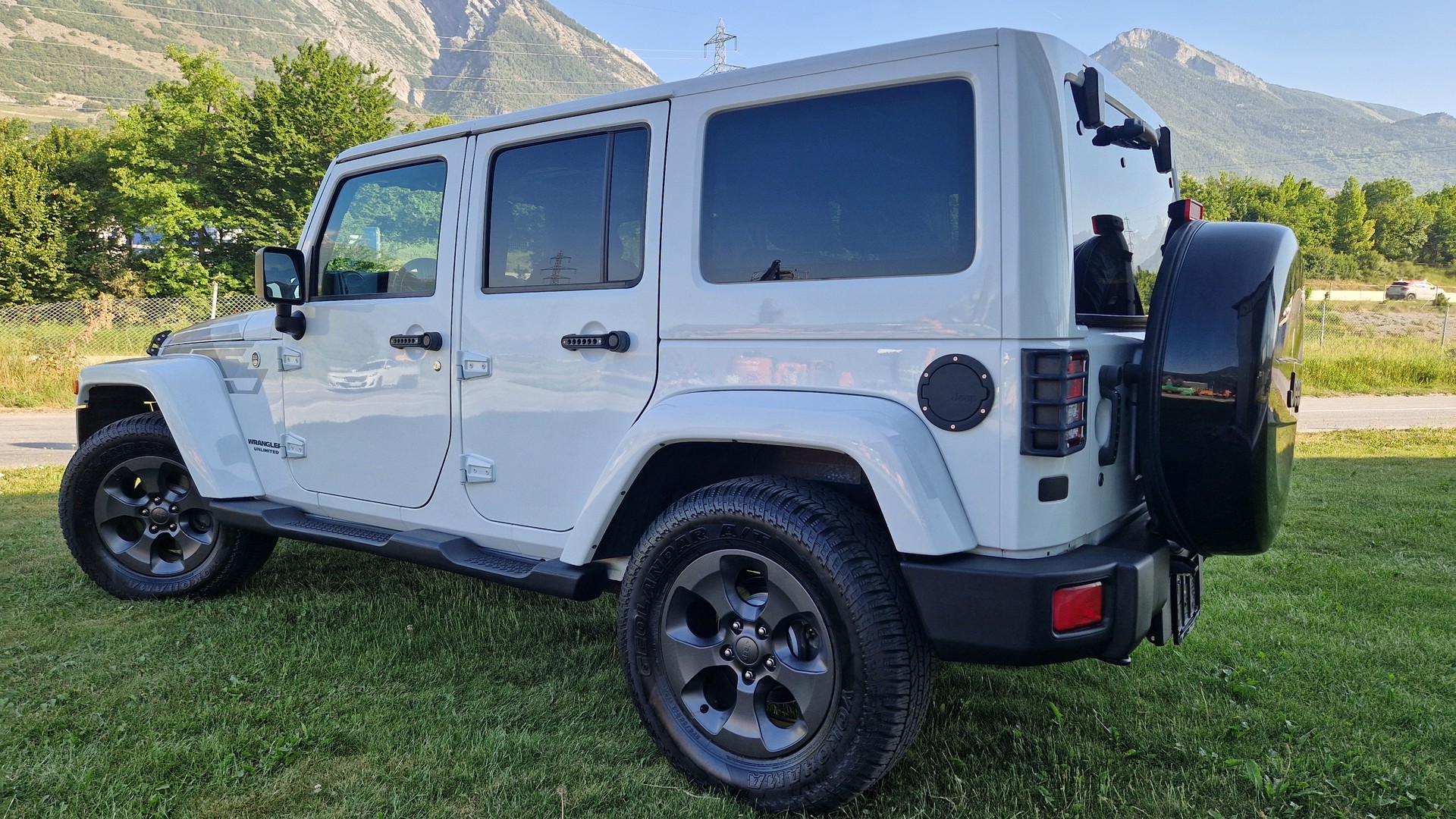 JEEP Wrangler 2.8CRD Unlimited 75th Anniversary Automat-image-4
