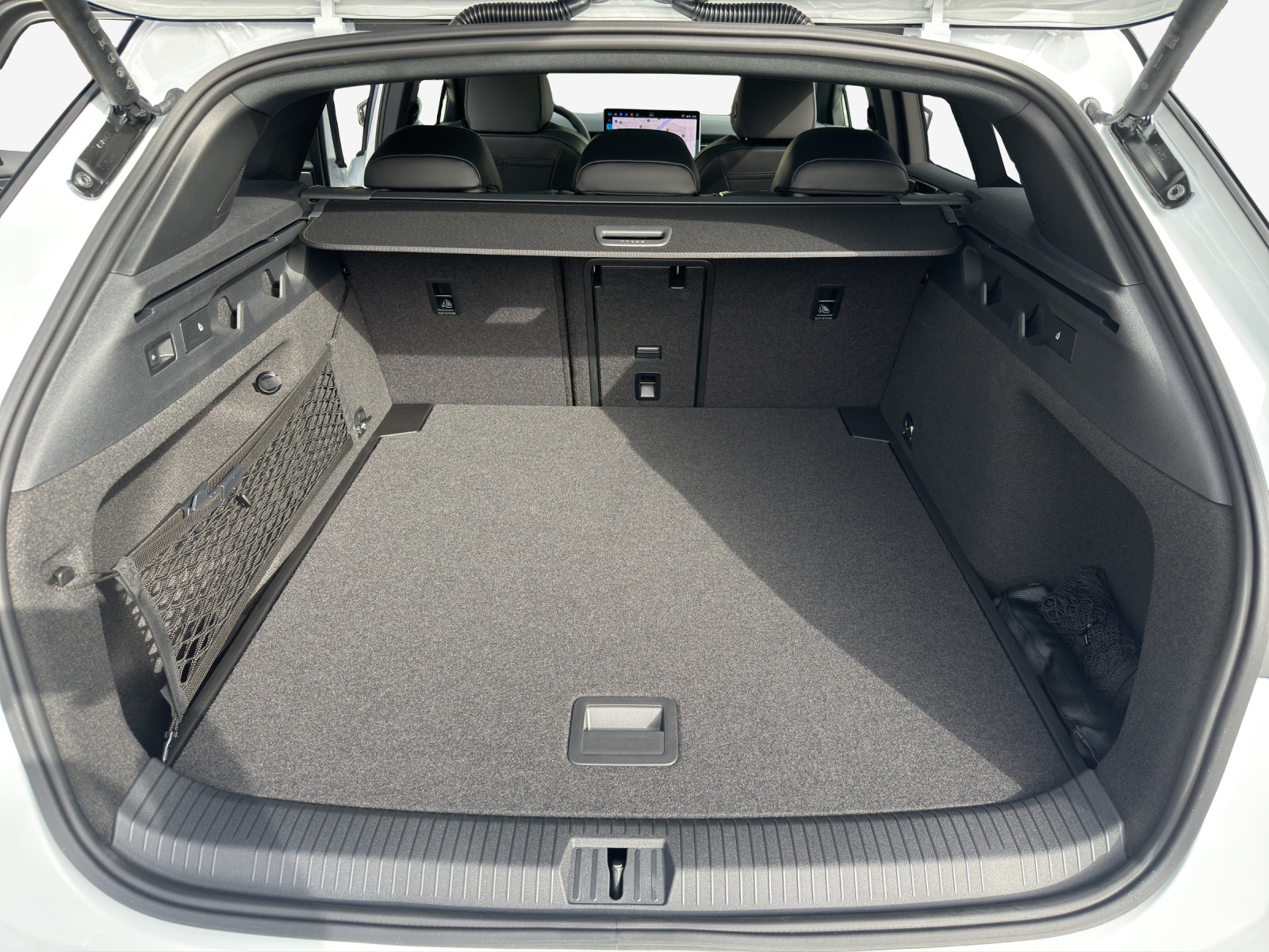 VW ID.7 Tourer Pro S 86 kWh Pro S-image-12