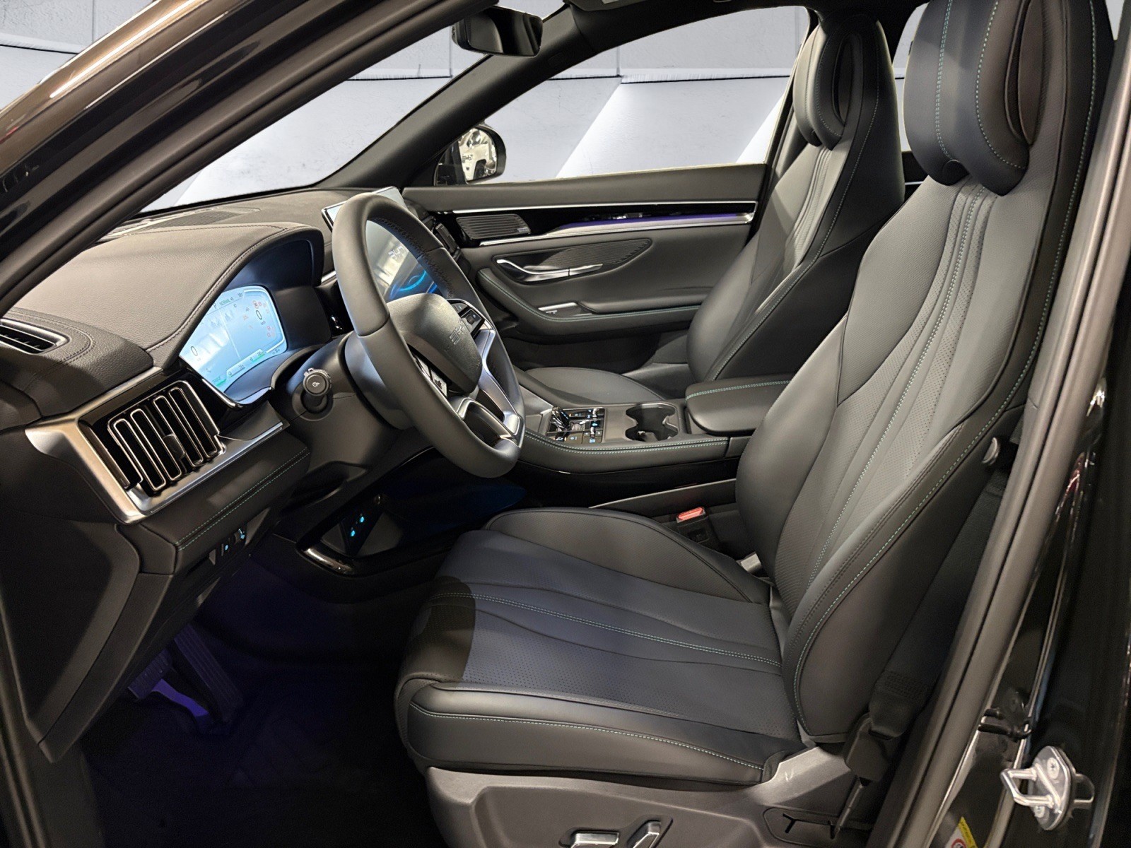 BYD Seal U DM-i Design AWD/#1 Elite Dealer – AutoScout24 Award 2025 Winner-image-12