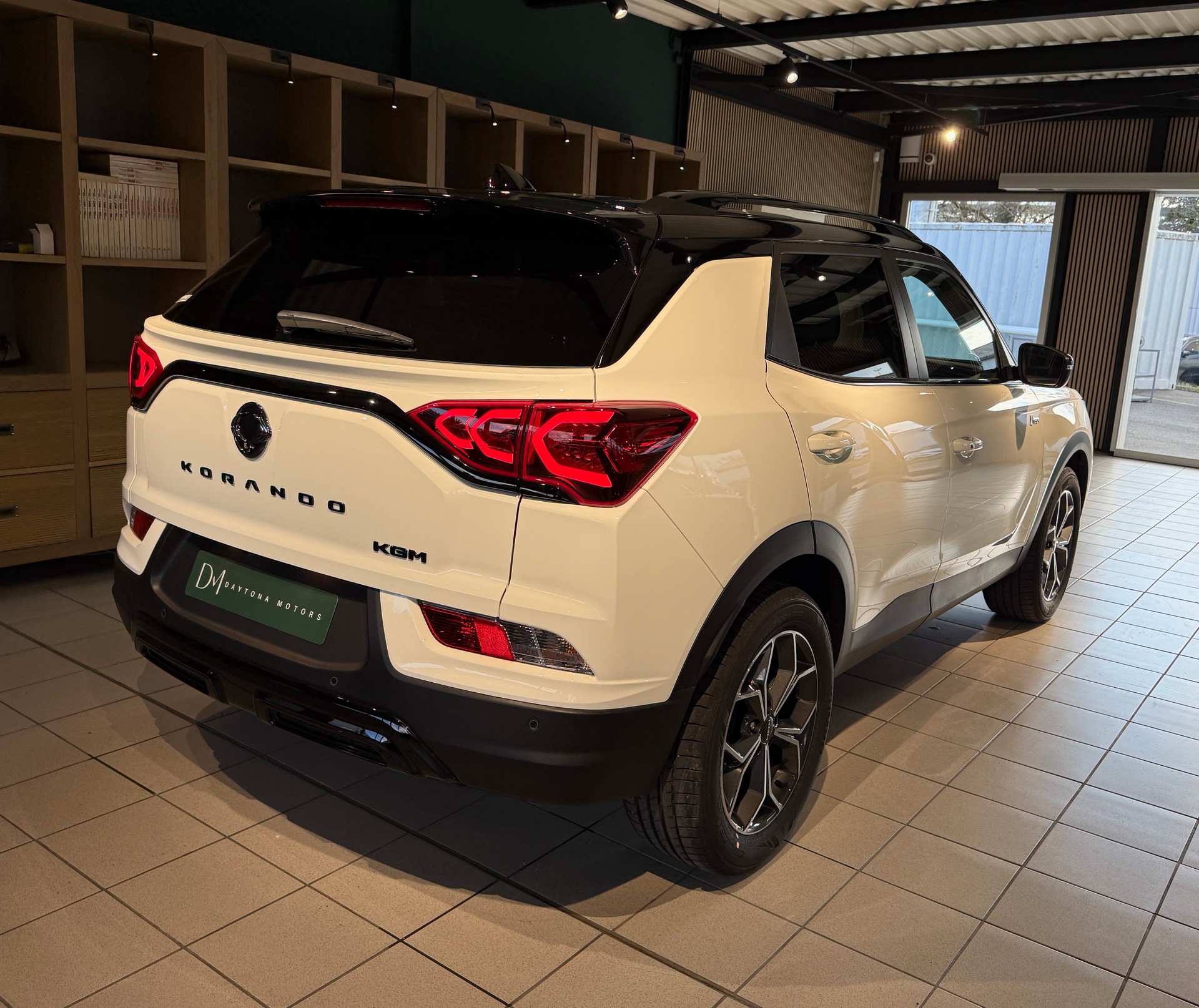 KGM-SsangYong Korando 1.5 T GDI Steel 4WD Automat-showroom-element-2