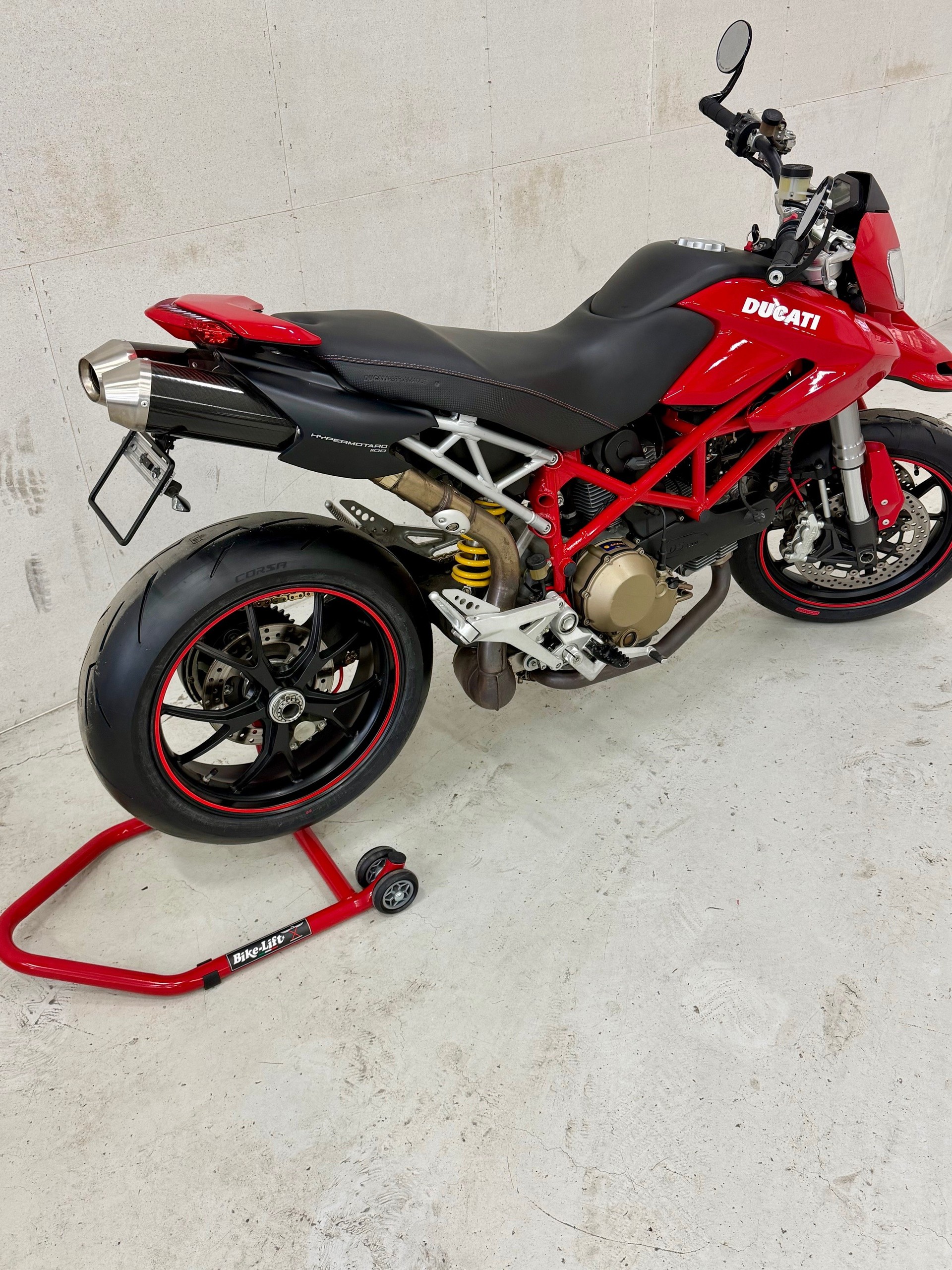 DUCATI Hypermotard 1100-image-7