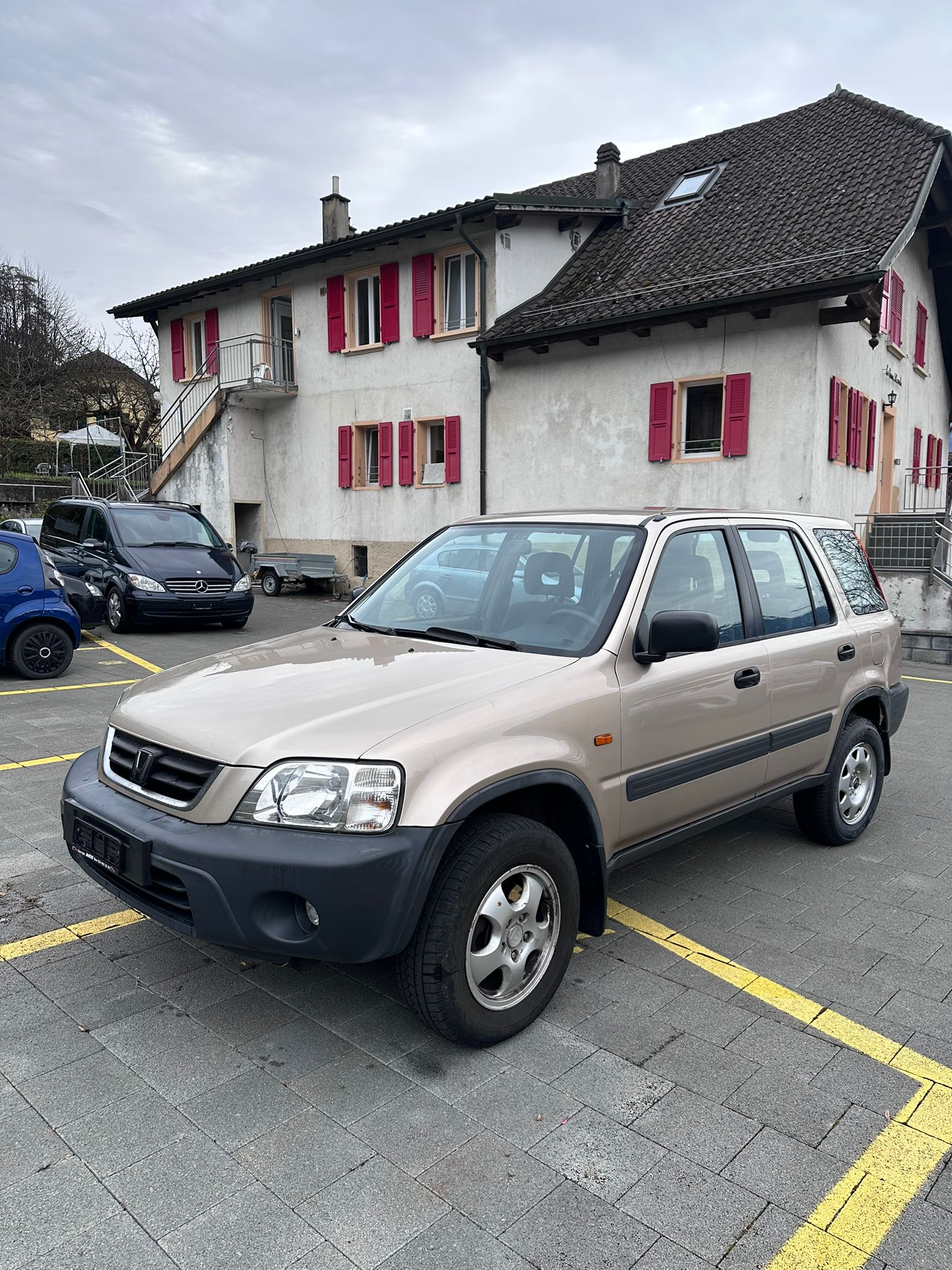 HONDA CR-V 2.0i 4WD LS-image-0