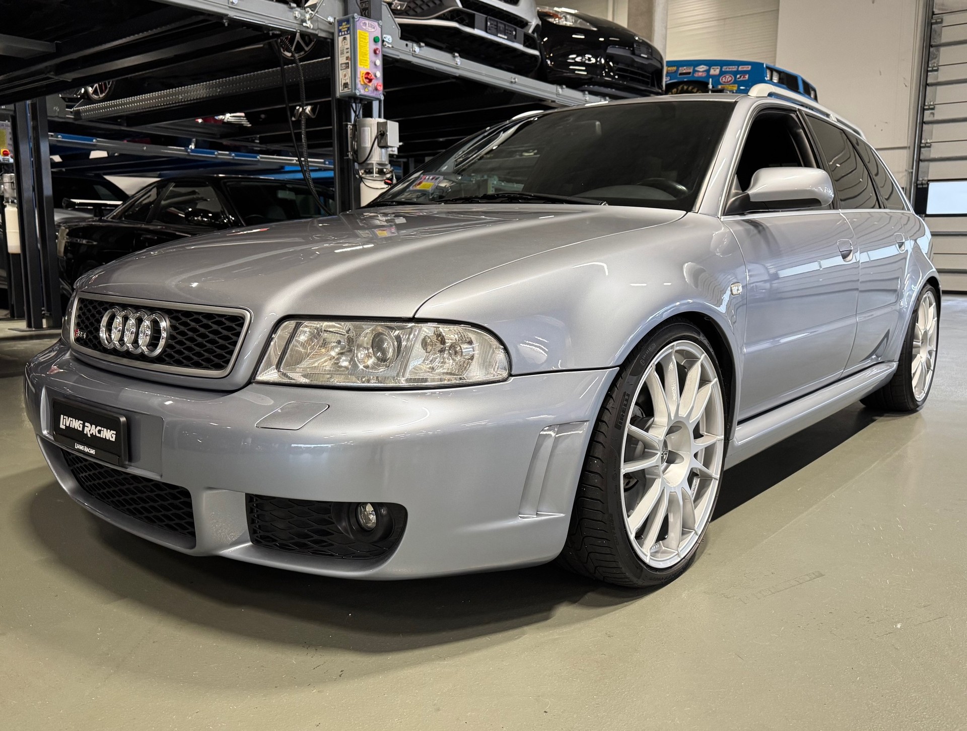 AUDI RS4 Avant quattro *OZ+H&R*-image-1