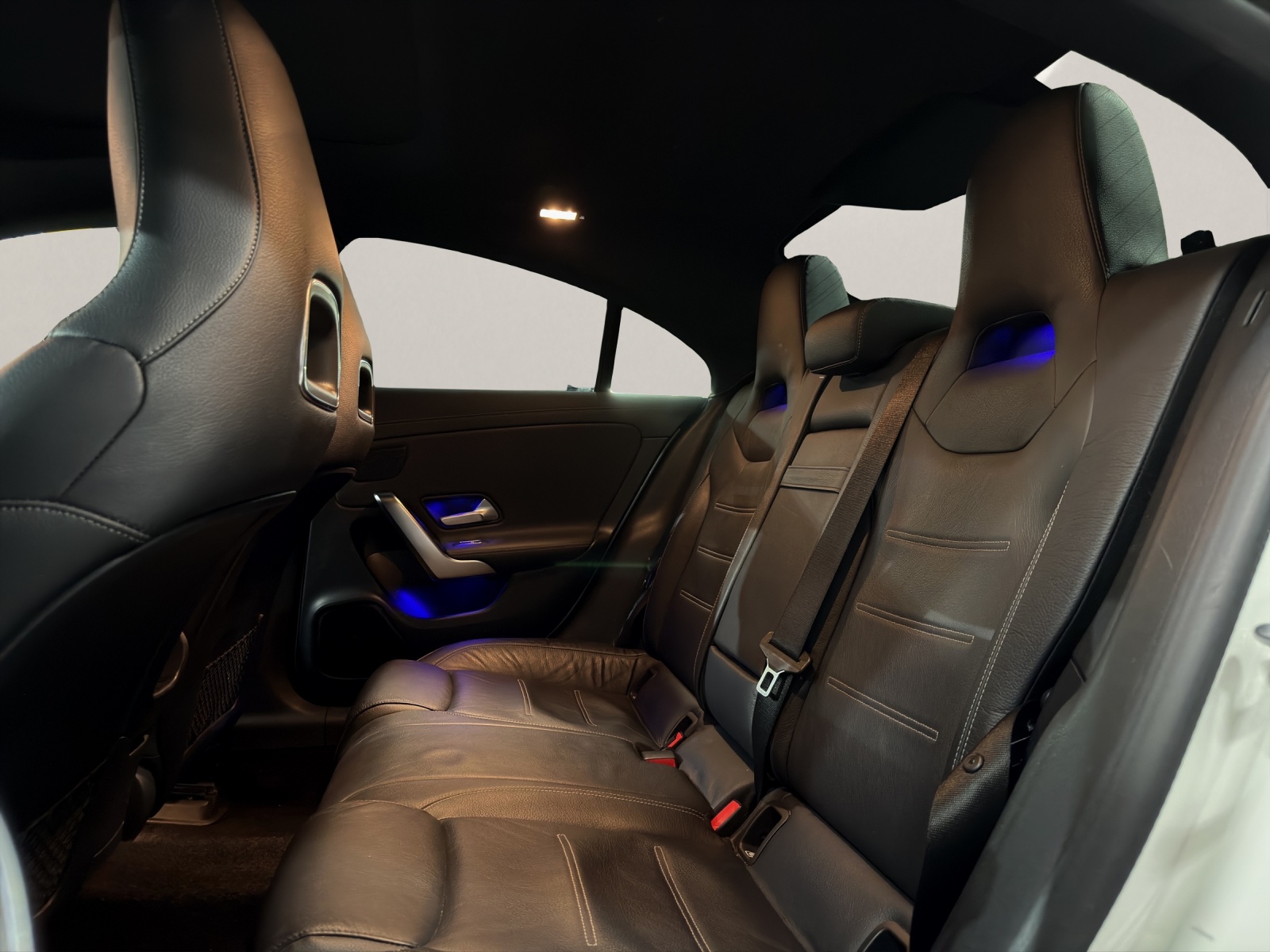 MERCEDES-BENZ CLA 200 d AMG Line 8G-DCT-image-10
