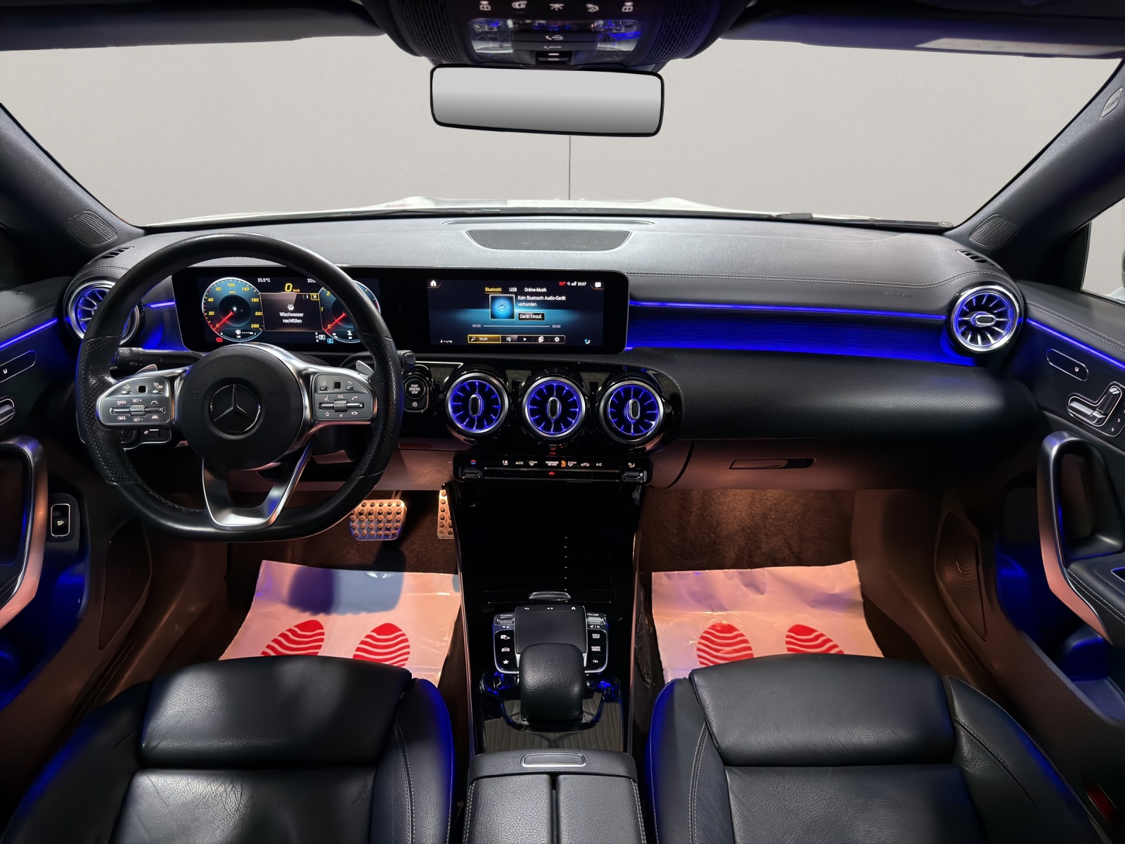 MERCEDES-BENZ CLA 200 d AMG Line 8G-DCT-image-11