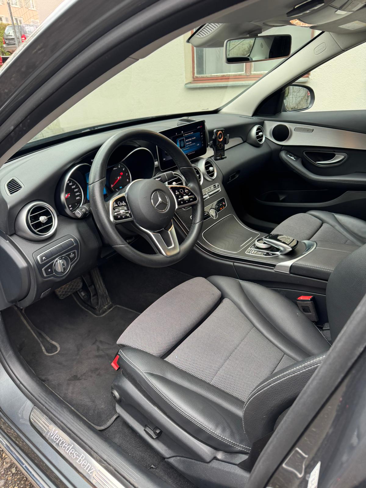 MERCEDES-BENZ Mercedes-Benz C 300 e 9G-Tronic Limousine-image-8