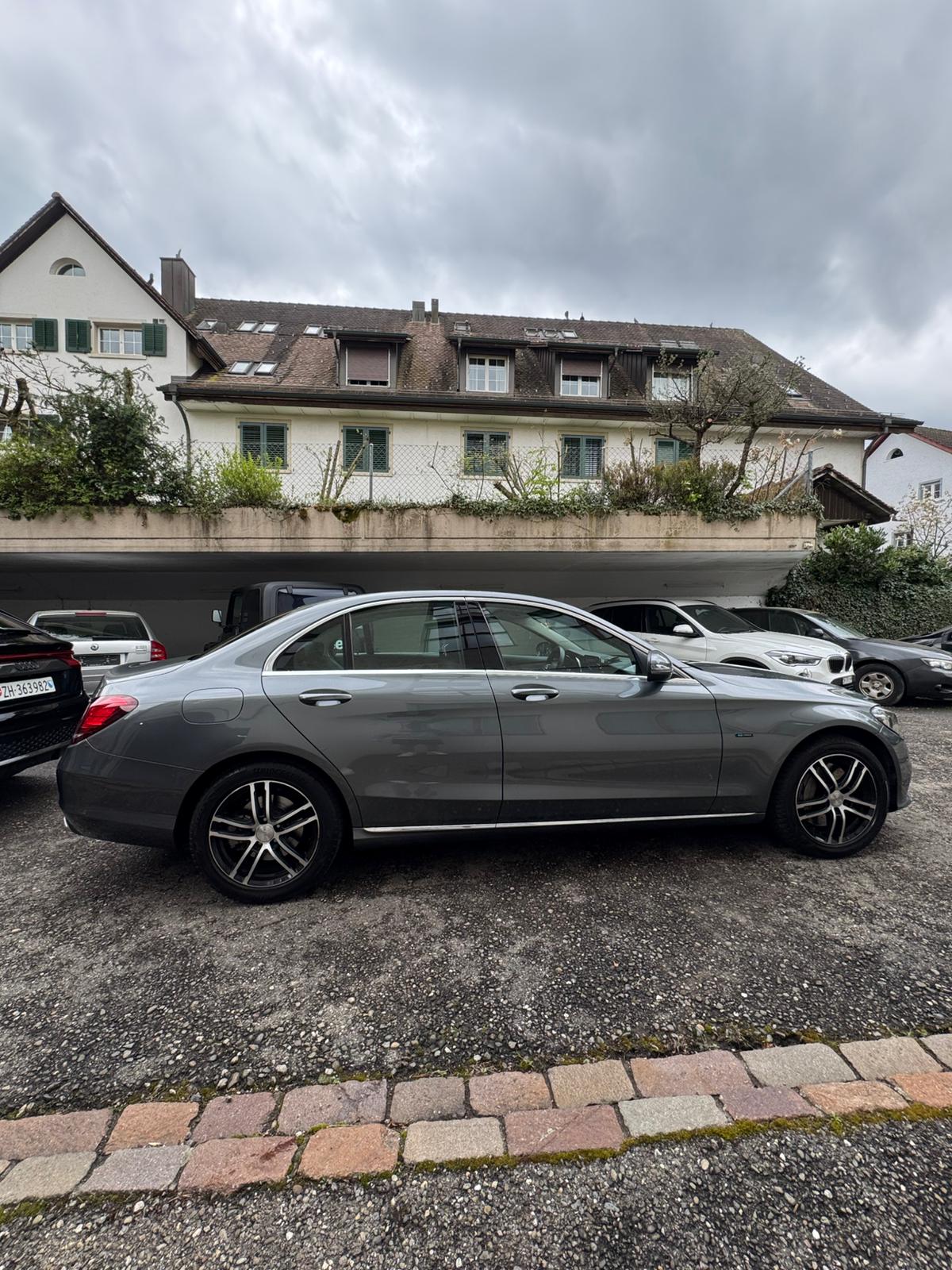 MERCEDES-BENZ Mercedes-Benz C 300 e 9G-Tronic Limousine-image-4