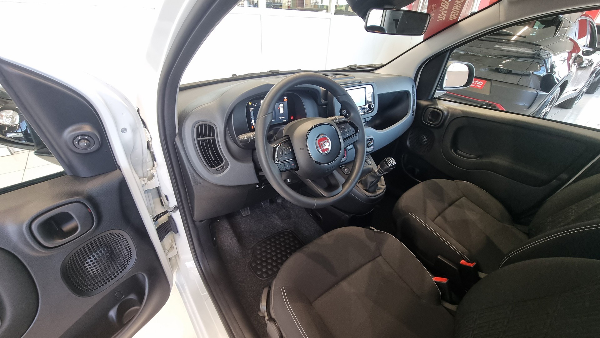 FIAT Panda 1.0 Hybrid City Life-image-15