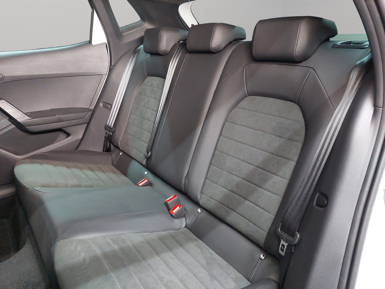 SEAT Ibiza 1.0 EcoTSI FR DSG-image-7