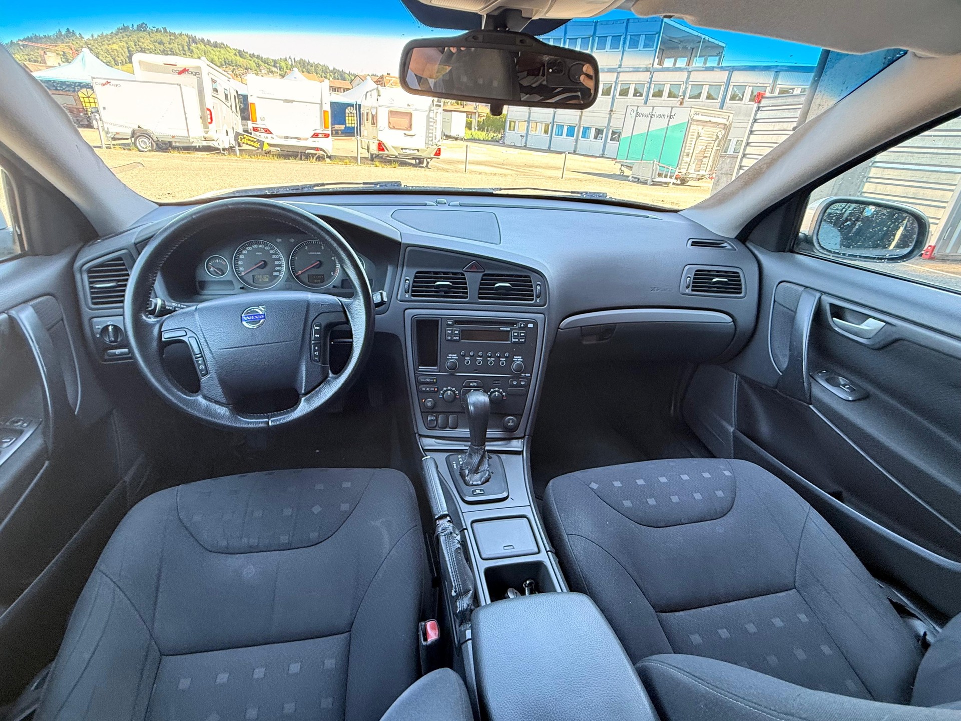 VOLVO V70 D5 AWD Summum-image-9