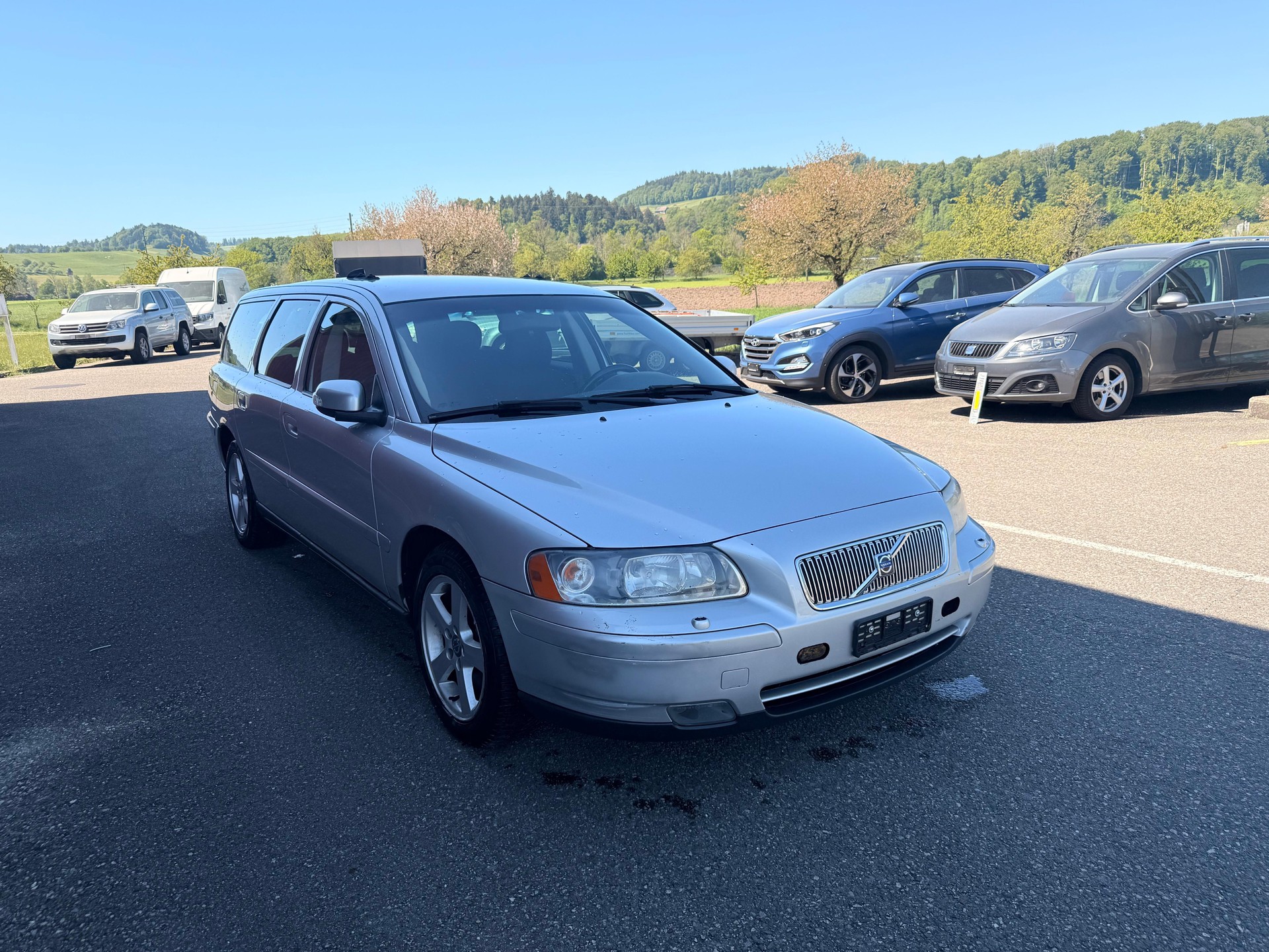 VOLVO V70 D5 AWD Summum-image-0