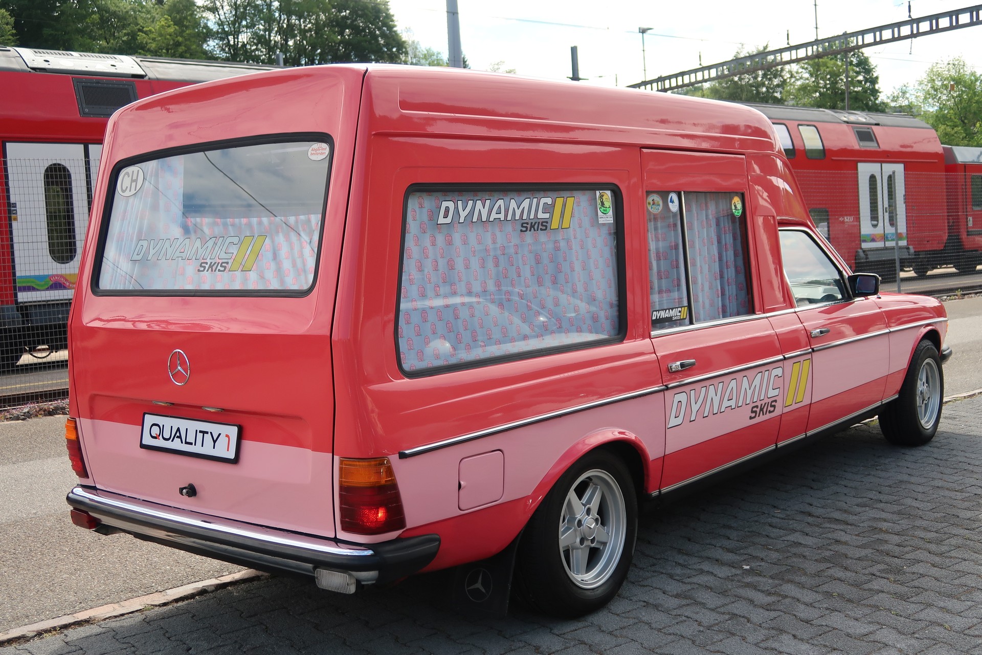 MERCEDES-BENZ 240 D-image-5