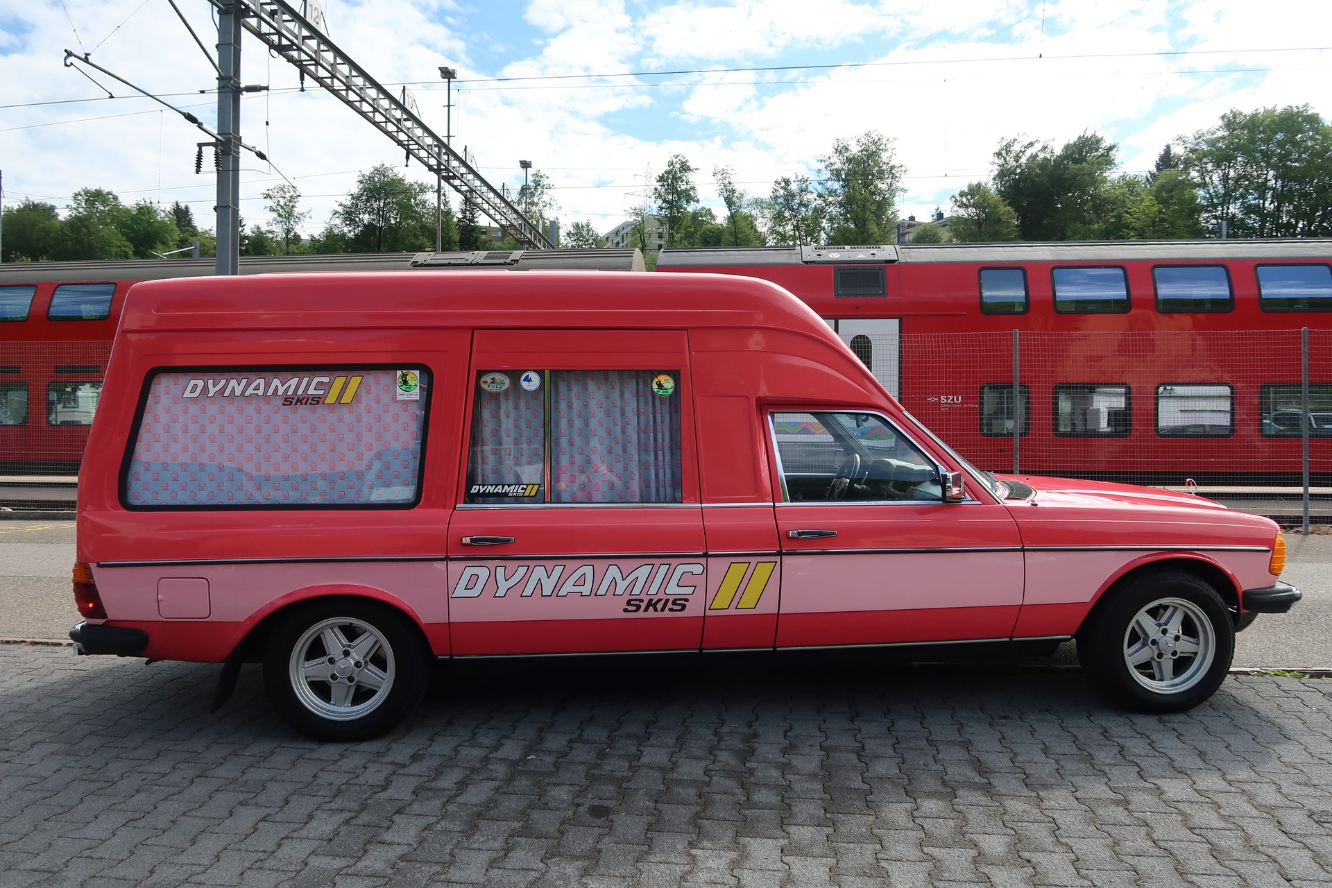 MERCEDES-BENZ 240 D-image-4