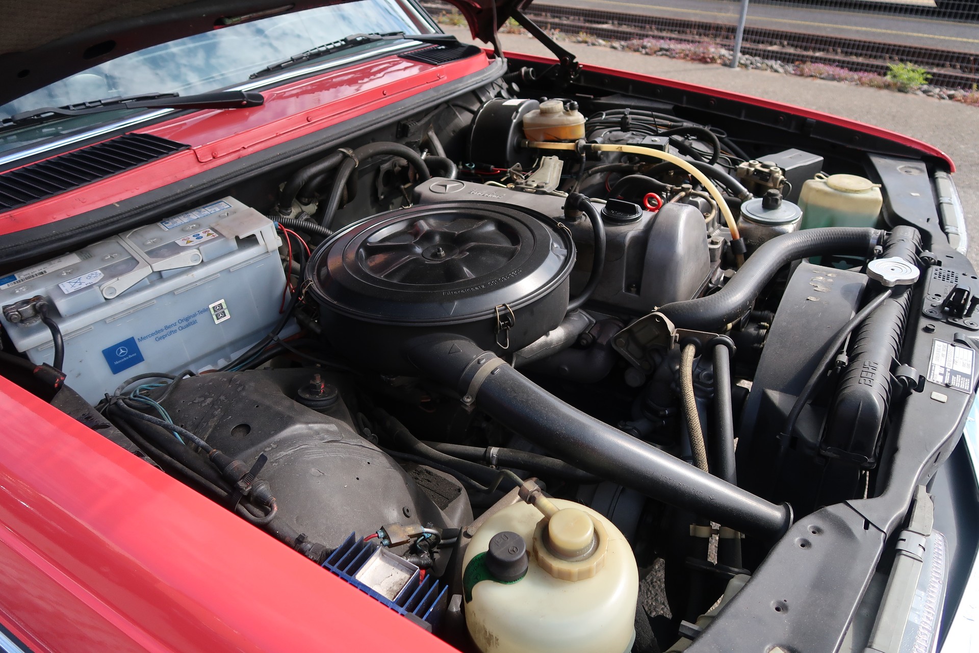 MERCEDES-BENZ 240 D-image-14