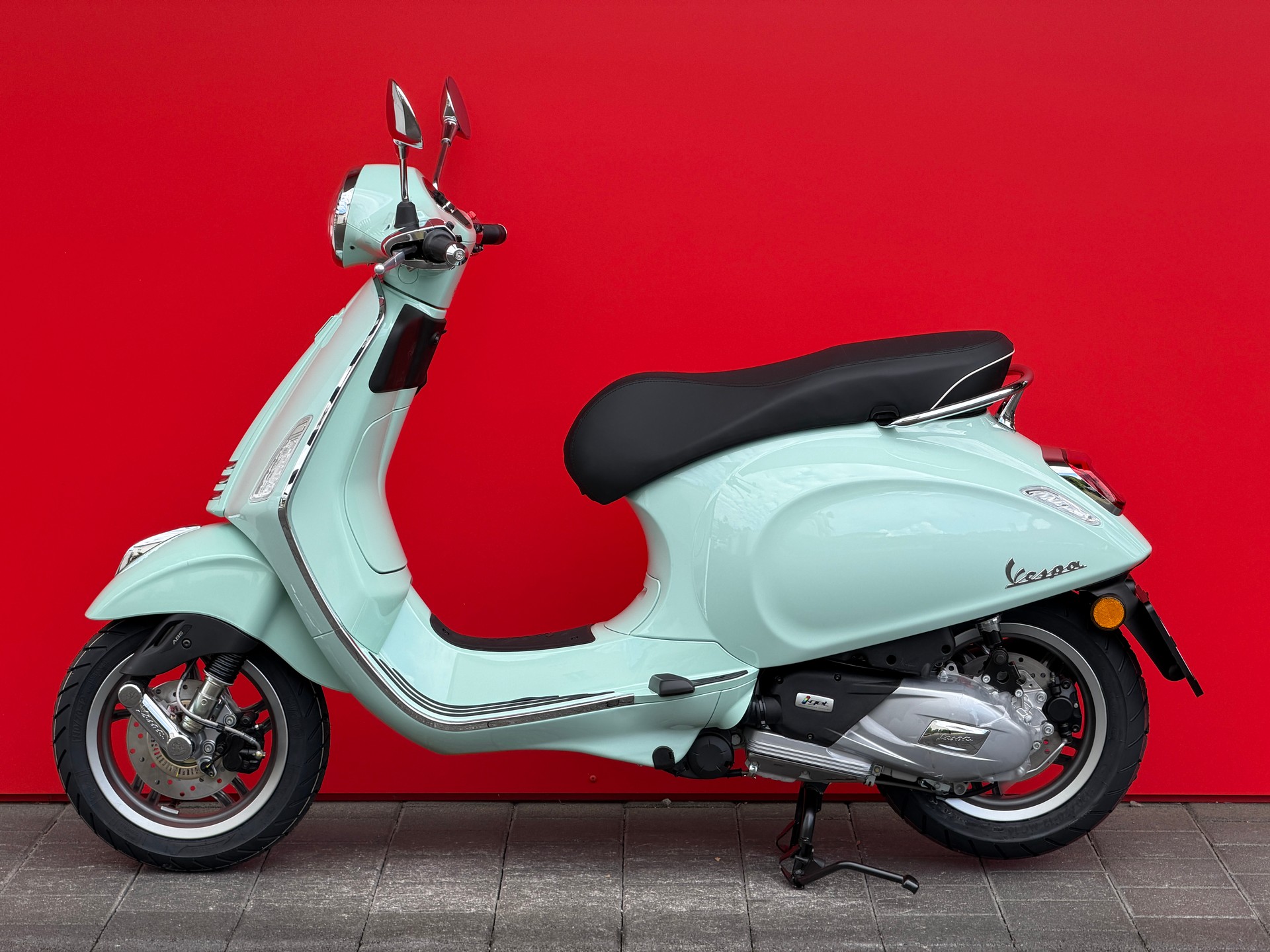 PIAGGIO Vespa 125 Primavera MY26-showroom-element-2