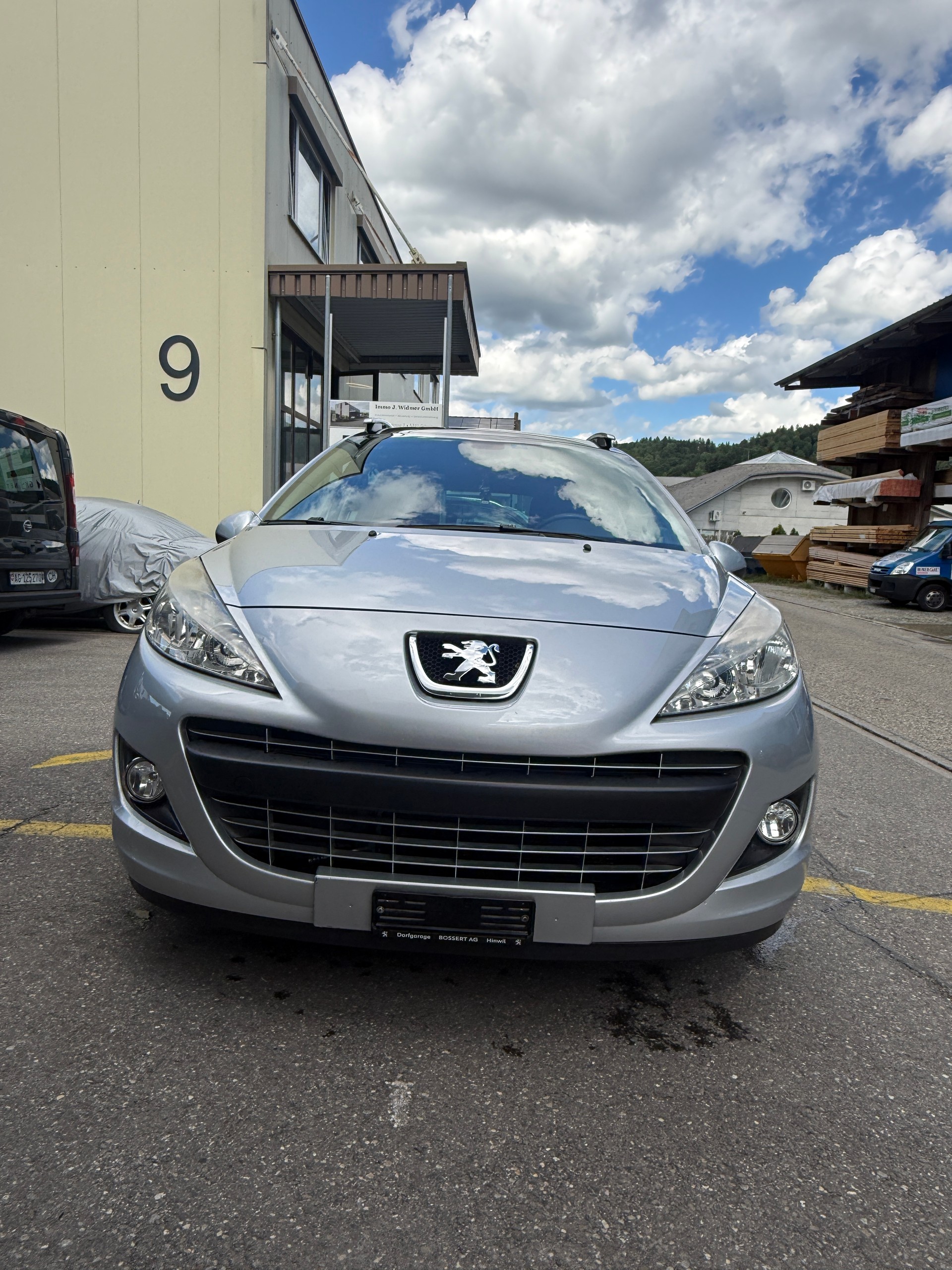 PEUGEOT 207 SW 1.6 16V Allure Automatic-image-4
