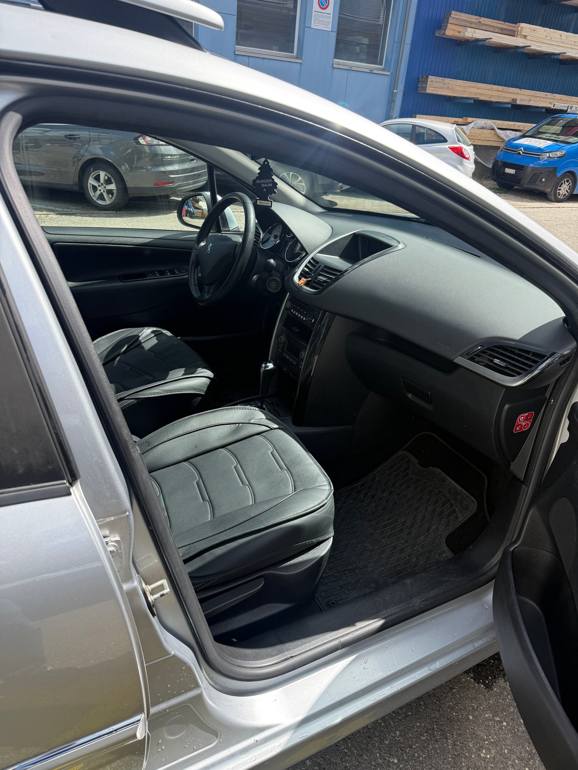 PEUGEOT 207 SW 1.6 16V Allure Automatic-image-23