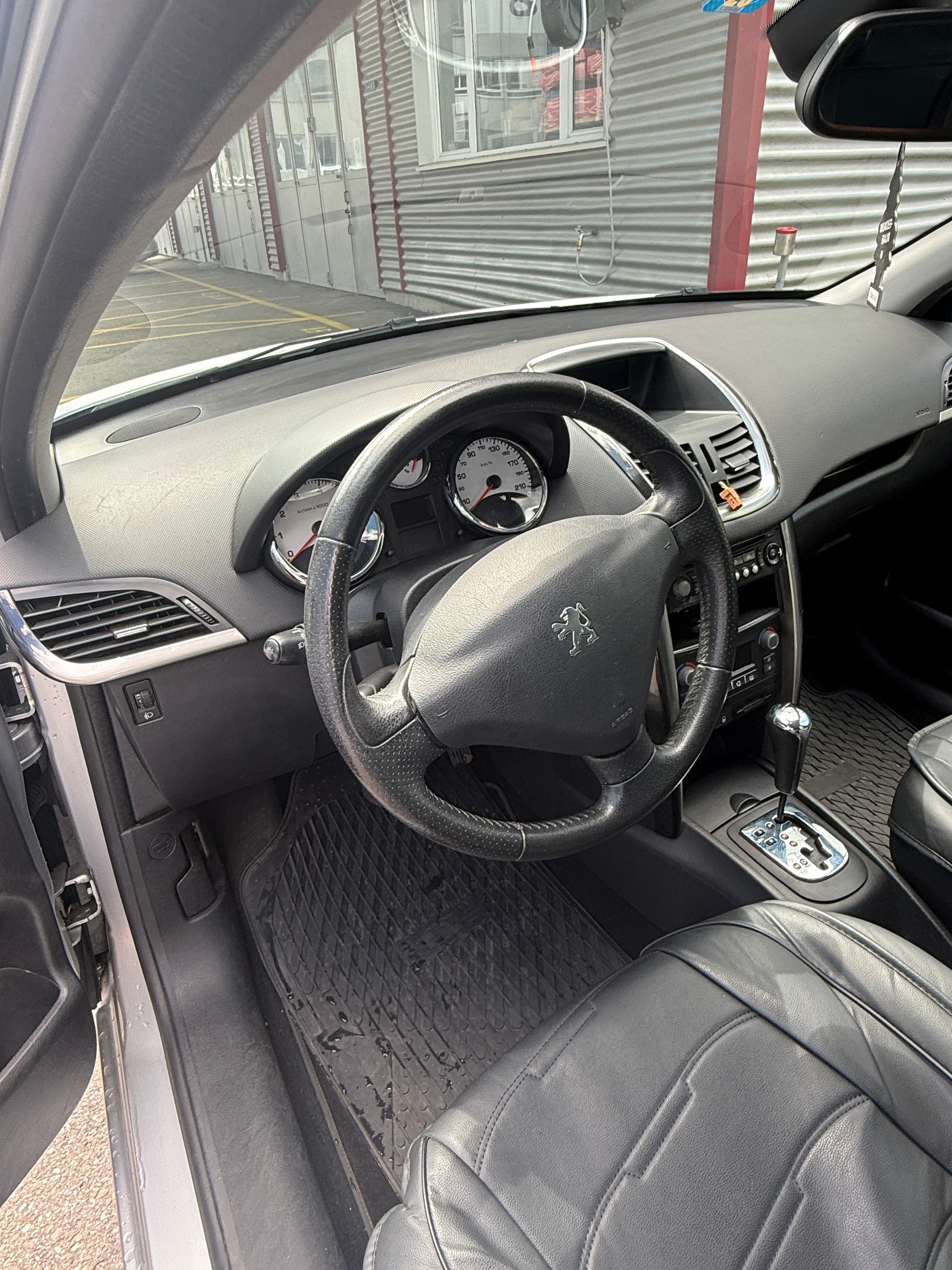 PEUGEOT 207 SW 1.6 16V Allure Automatic-image-22