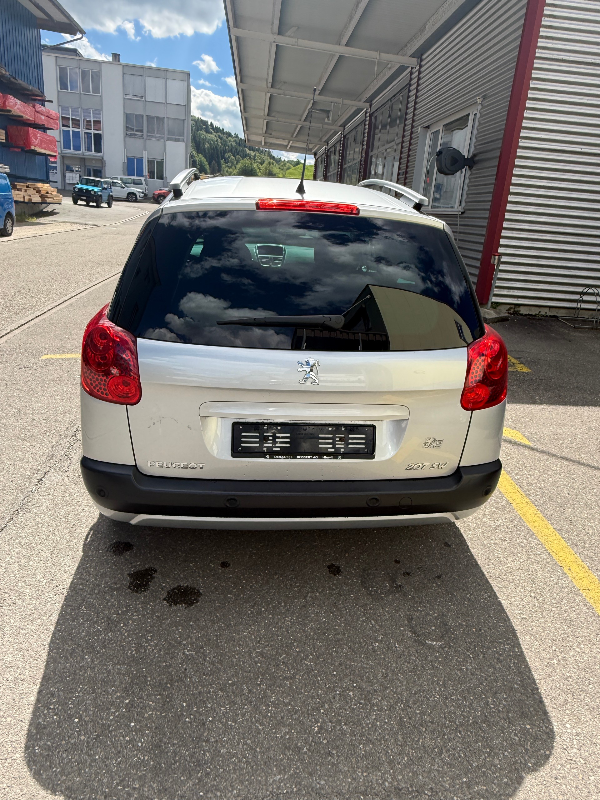 PEUGEOT 207 SW 1.6 16V Allure Automatic-image-9